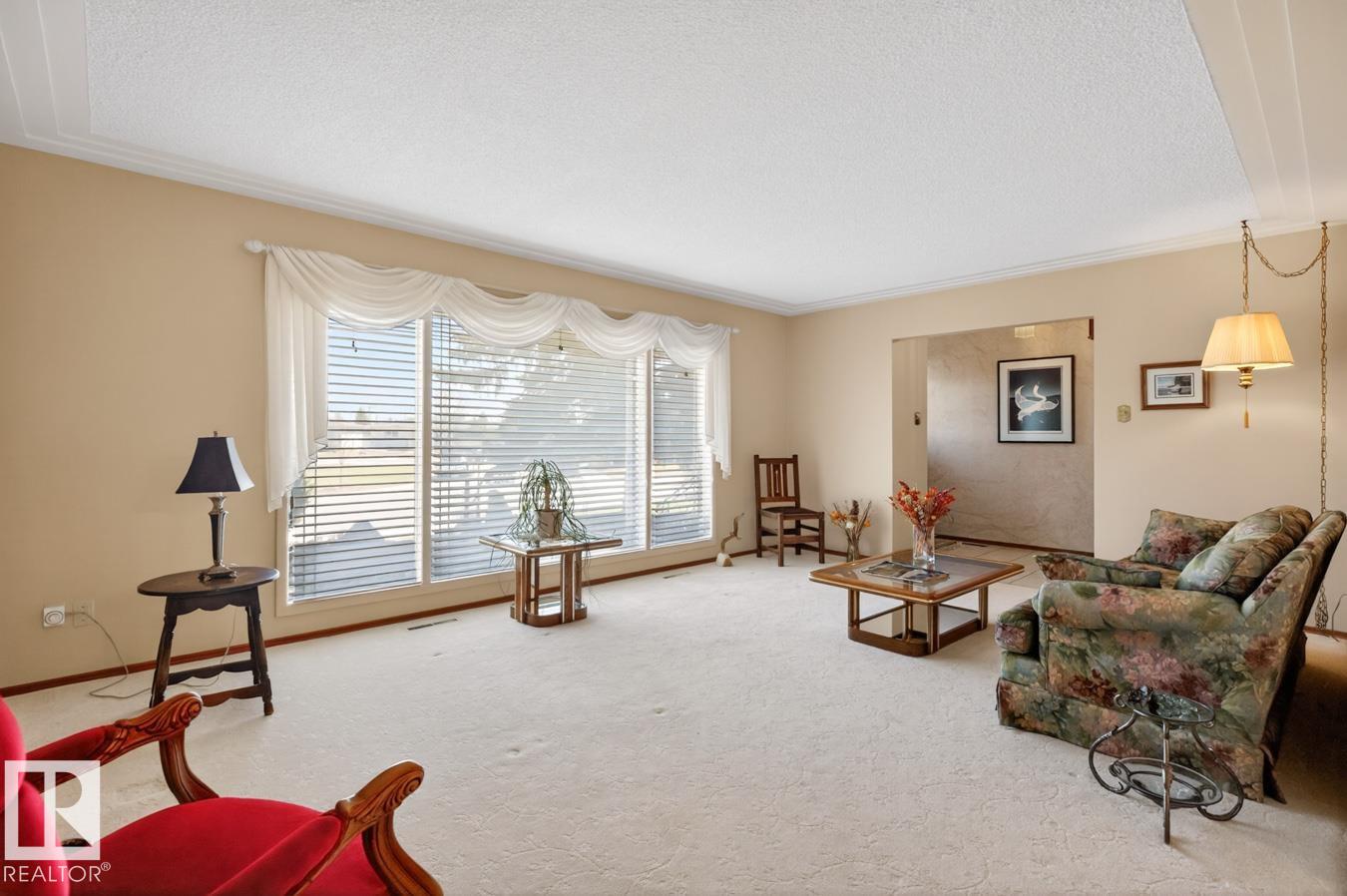 https://zimg.paragon.ice.com/ParagonImages/Property/PM/RAE/225398008/3/0/0/43be44f9c35f5bba6894503bf335b759/1/da42c0bc80c2d06f7a86ce5ad6f598c0/225398008-d5411ecf-c88a-45d9-8bbc-70830b0d3102.JPG
