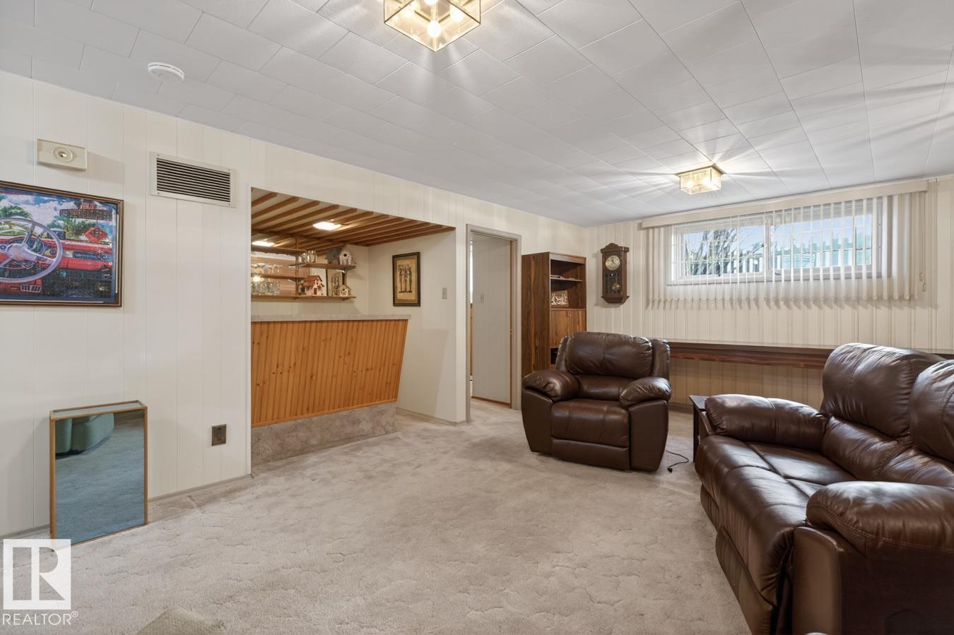 https://zimg.paragon.ice.com/ParagonImages/Property/PM/RAE/225398008/32/0/0/3ee4da8bd7965459a92223a627e11b0e/1/da42c0bc80c2d06f7a86ce5ad6f598c0/225398008-ad6c22f7-2b30-4901-a2e4-af6b8035b86f.JPG