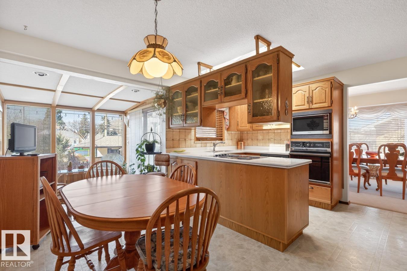 Photo 10 at 6036 105b Street NW, Pleasantview, Edmonton