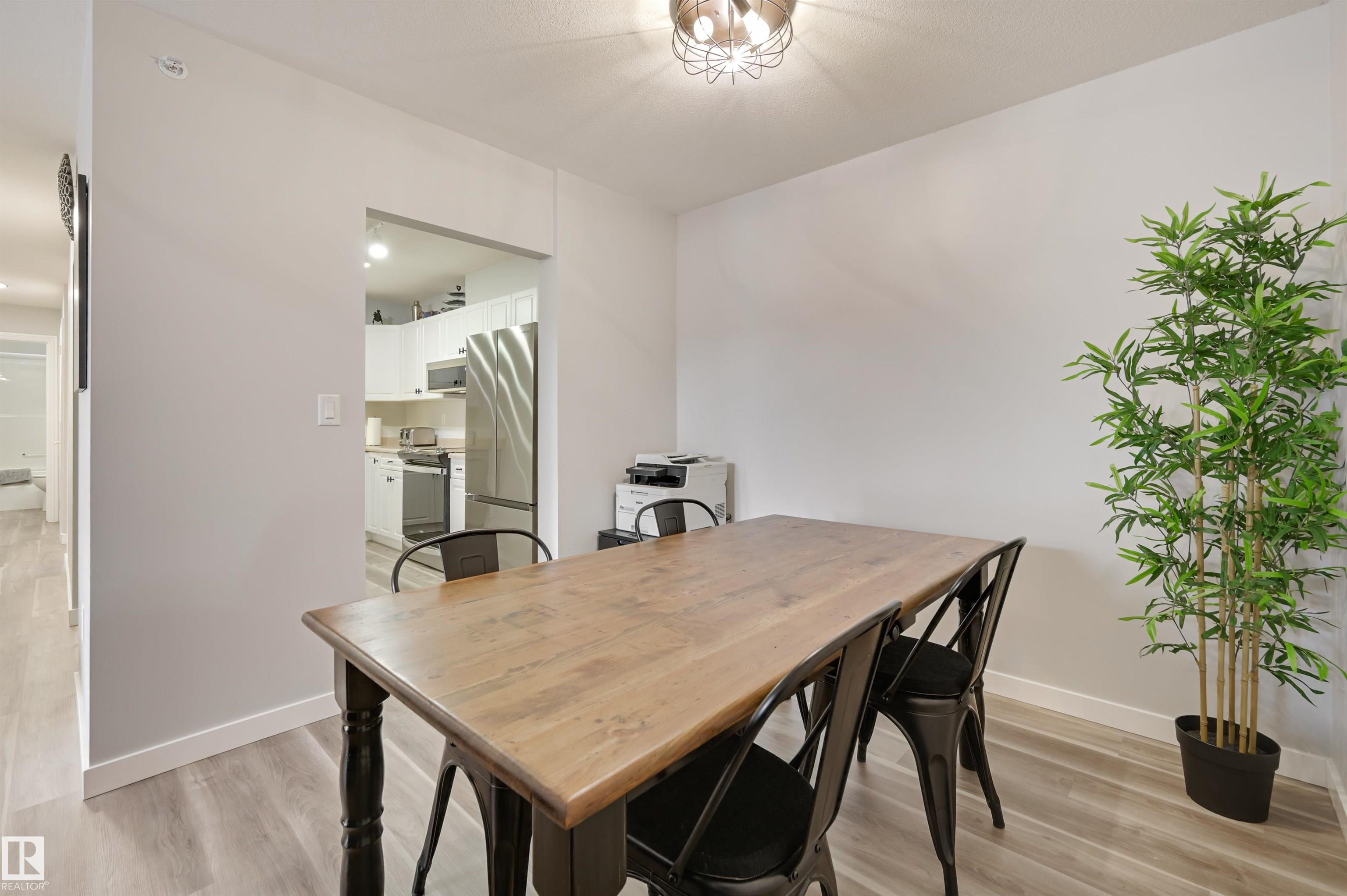 https://zimg.paragon.ice.com/ParagonImages/Property/PM/RAE/225398009/16/0/0/e3b5307618183d6ab1067e8761d5f092/1/d14a110c3859bf497bda8f39480f7756/225398009-95E20DE1-F060-49AA-A8FB-CEDA931A5D2B.JPG