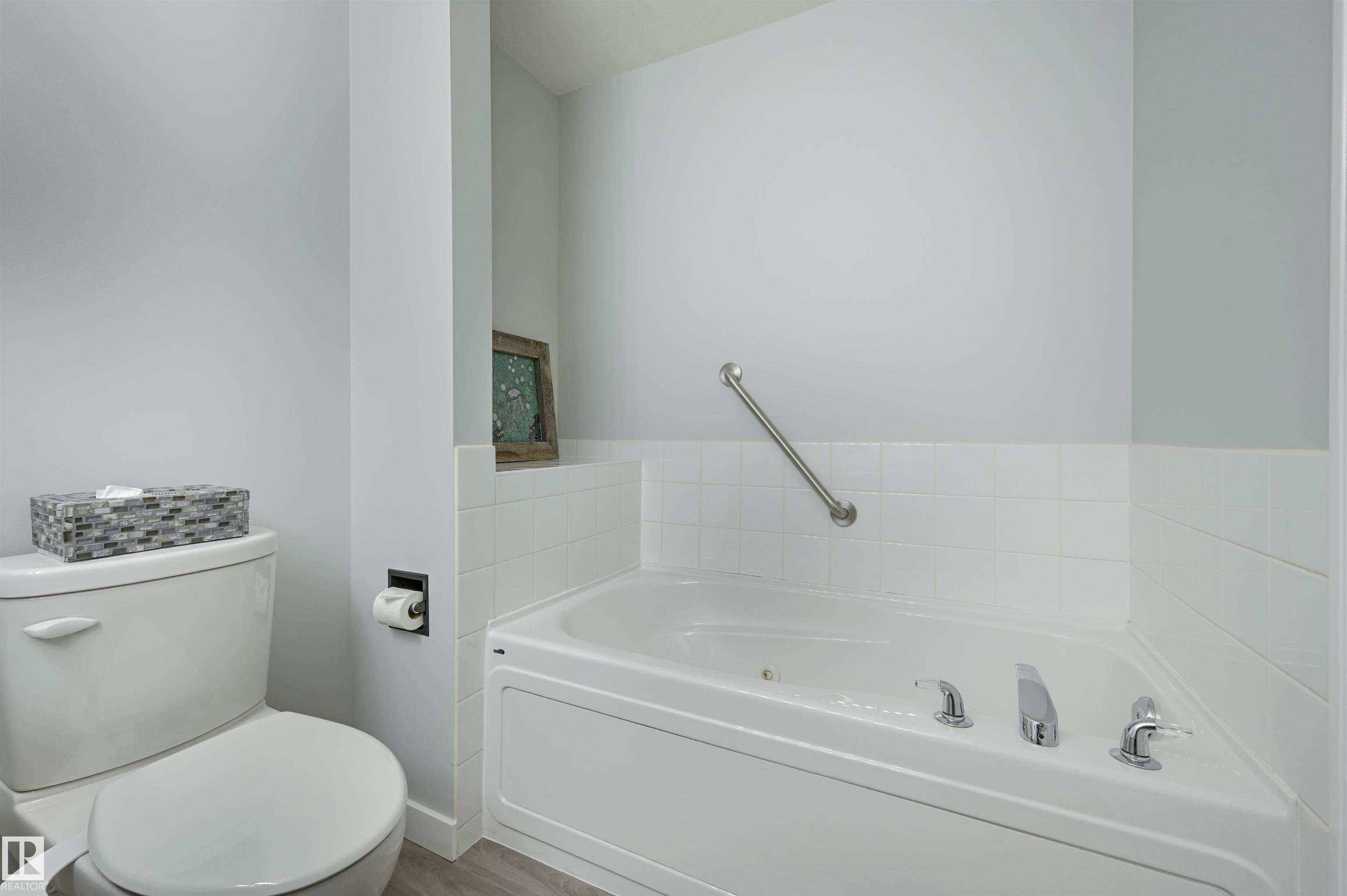 https://zimg.paragon.ice.com/ParagonImages/Property/PM/RAE/225398009/34/0/0/b17a03d1869565688f168def0954b386/1/d14a110c3859bf497bda8f39480f7756/225398009-578A40C7-B12B-4732-AD8F-20B2902FBEE6.JPG
