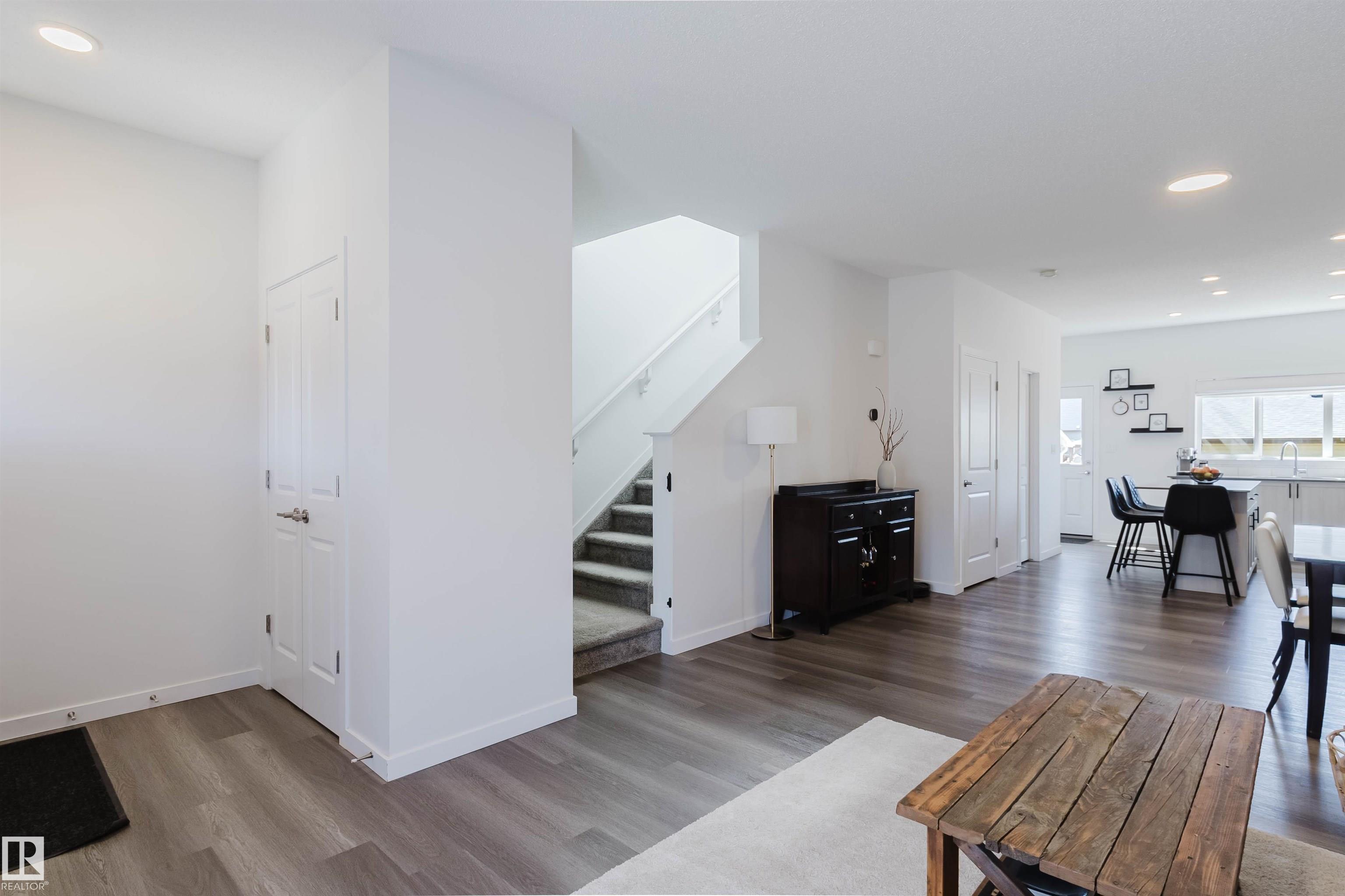 Photo 4 at 5237 Edgemont Boulevard NW, Edgemont, Edmonton