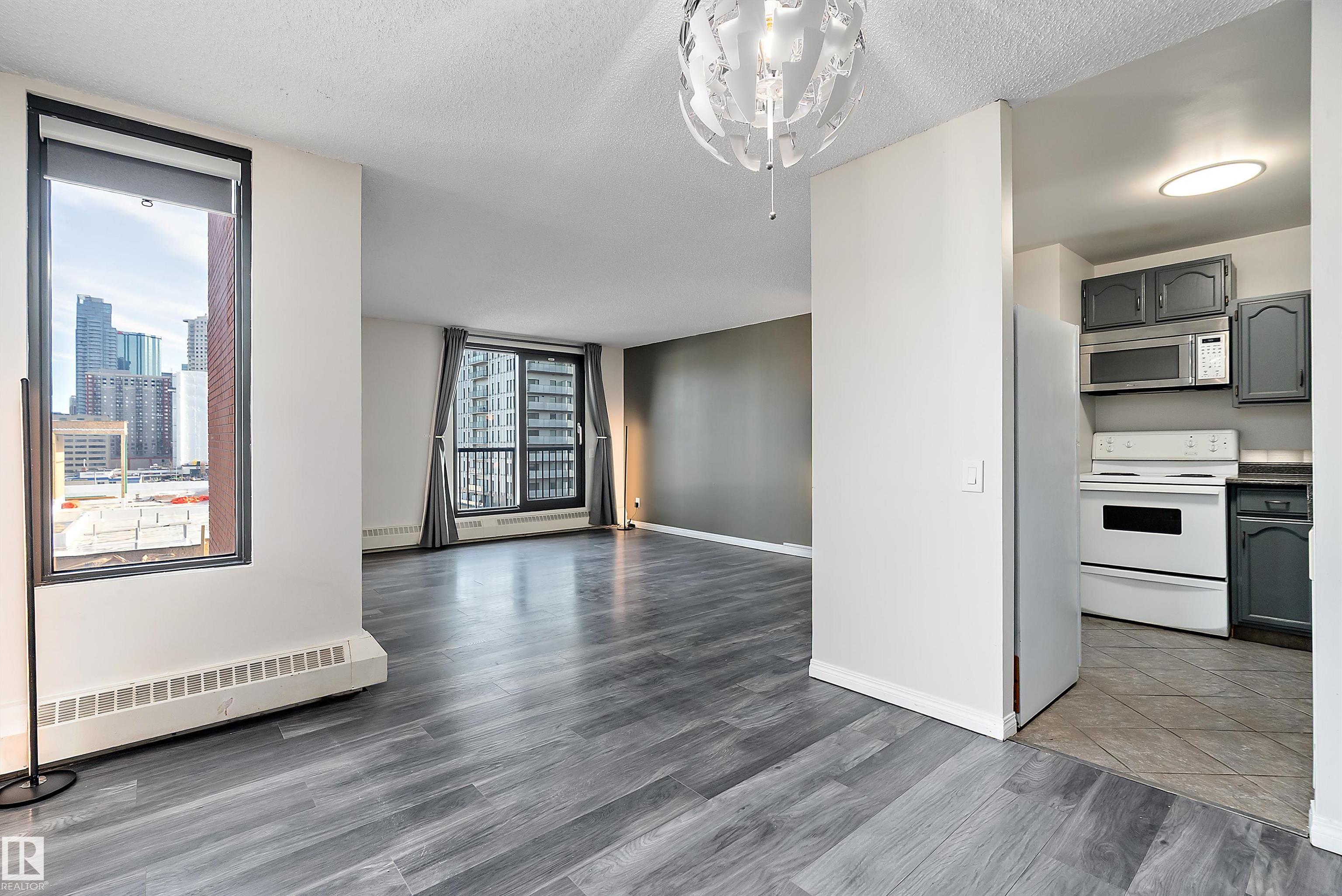 https://zimg.paragon.ice.com/ParagonImages/Property/PM/RAE/225398028/11/0/0/f6a2e15575a21c6d624a8f71047864bf/1/52e7659332337e9846711b5a2c24a8cd/225398028-F8CB7203-6A55-4F41-8661-6F1EE5FBE0F7.JPG