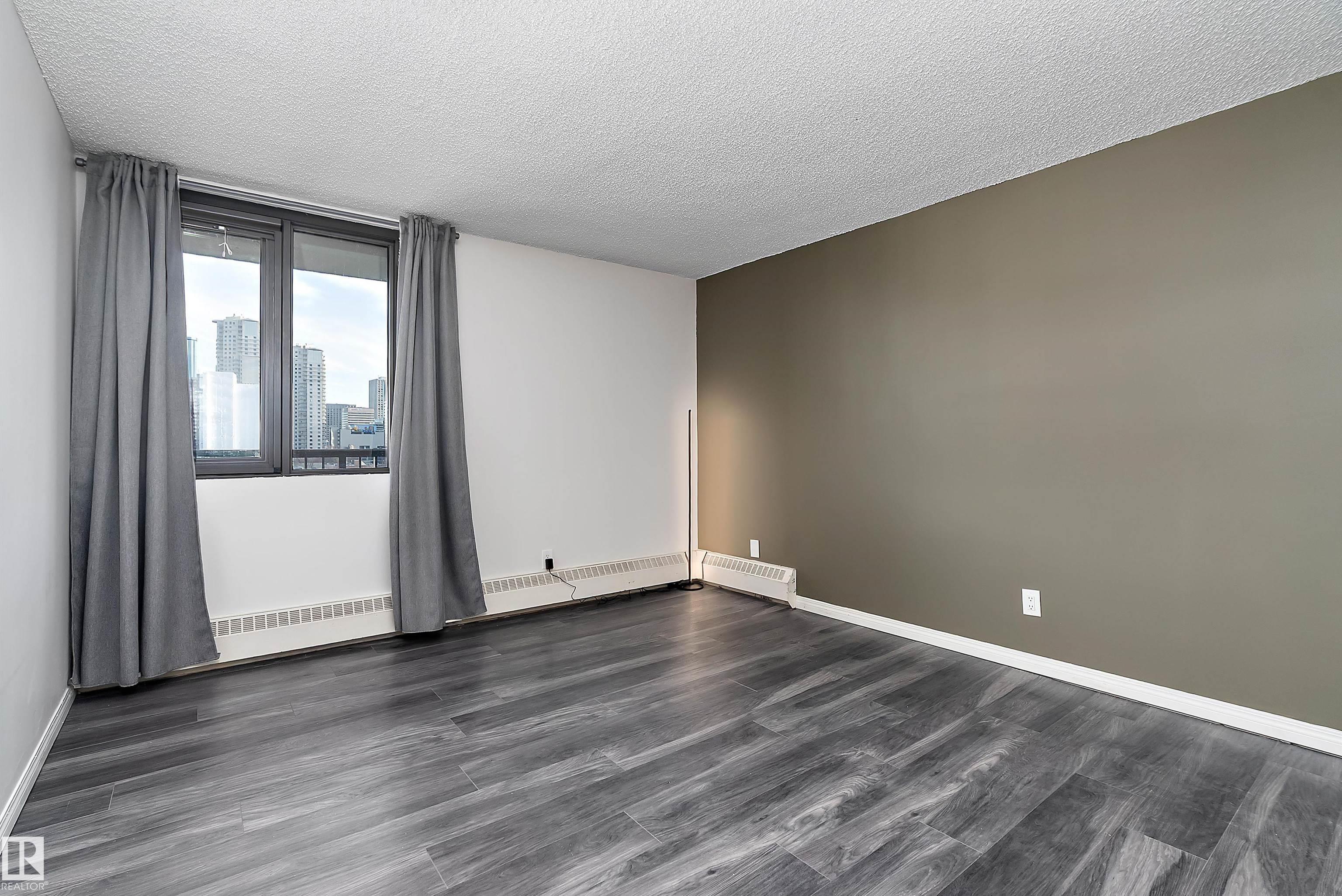https://zimg.paragon.ice.com/ParagonImages/Property/PM/RAE/225398028/22/0/0/55a8e150404bb6ea14246149374c3908/1/52e7659332337e9846711b5a2c24a8cd/225398028-A642BAF6-5B50-44F7-B496-0D05292EBA13.JPG
