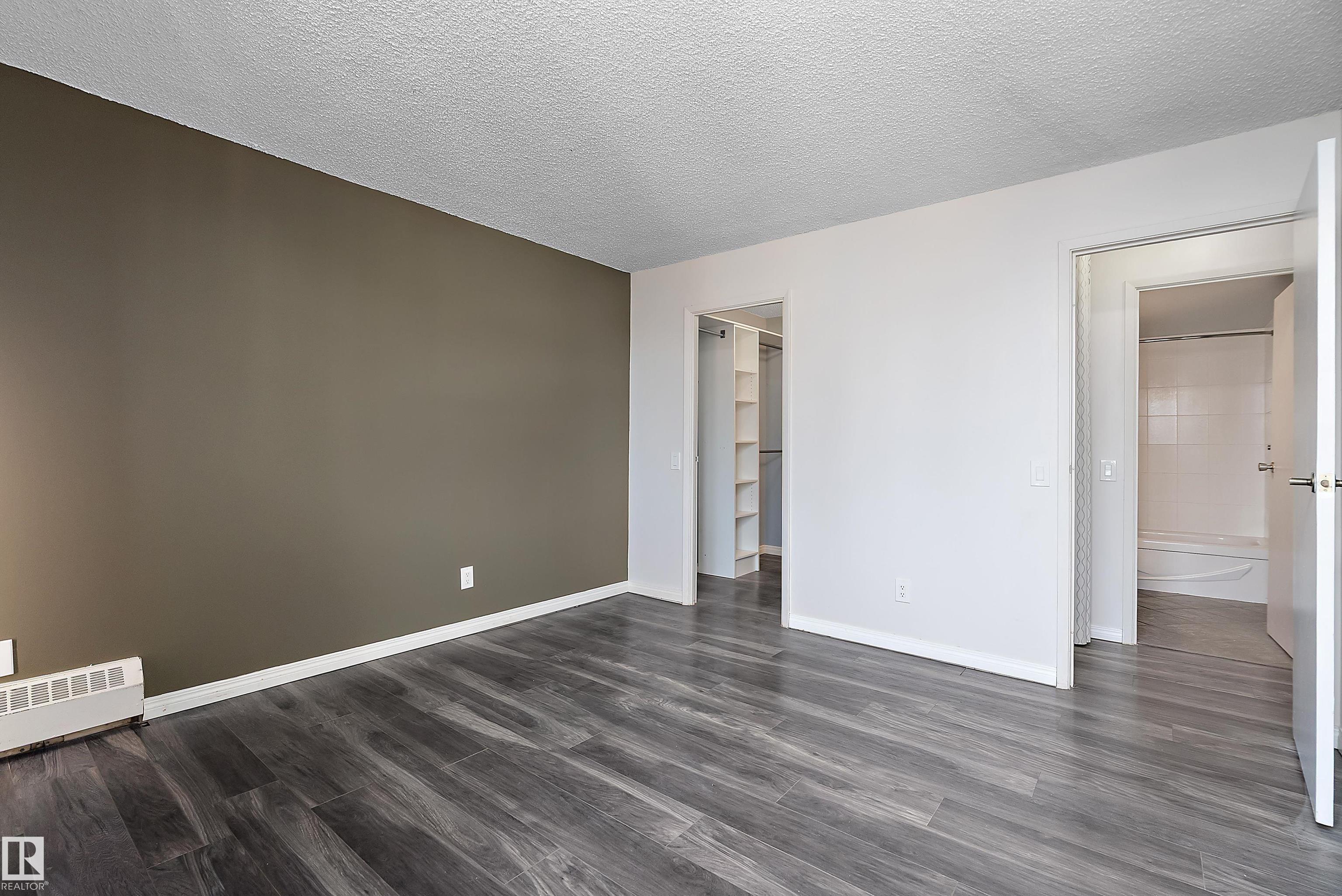 https://zimg.paragon.ice.com/ParagonImages/Property/PM/RAE/225398028/25/0/0/3746d674cf161cc737ab8f6751cba4b3/1/52e7659332337e9846711b5a2c24a8cd/225398028-950BD559-78EE-458A-894E-4F39B57F04F5.JPG