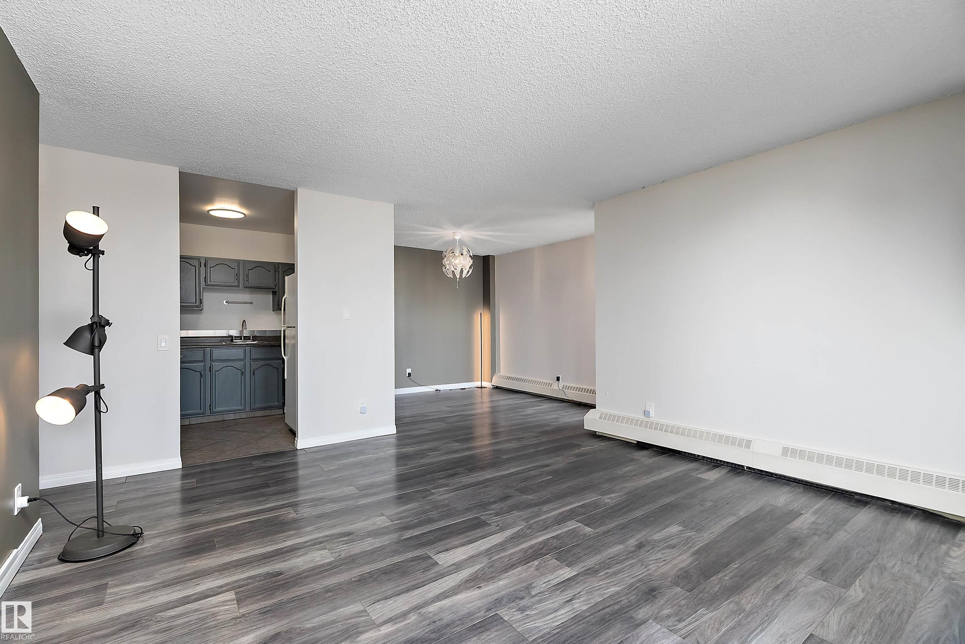 https://zimg.paragon.ice.com/ParagonImages/Property/PM/RAE/225398028/9/0/0/455ff84cab6f3bae6cd2a712e475a8d6/1/52e7659332337e9846711b5a2c24a8cd/225398028-C0B68E35-F0D4-48AF-8BF0-C049B2890F97.JPG