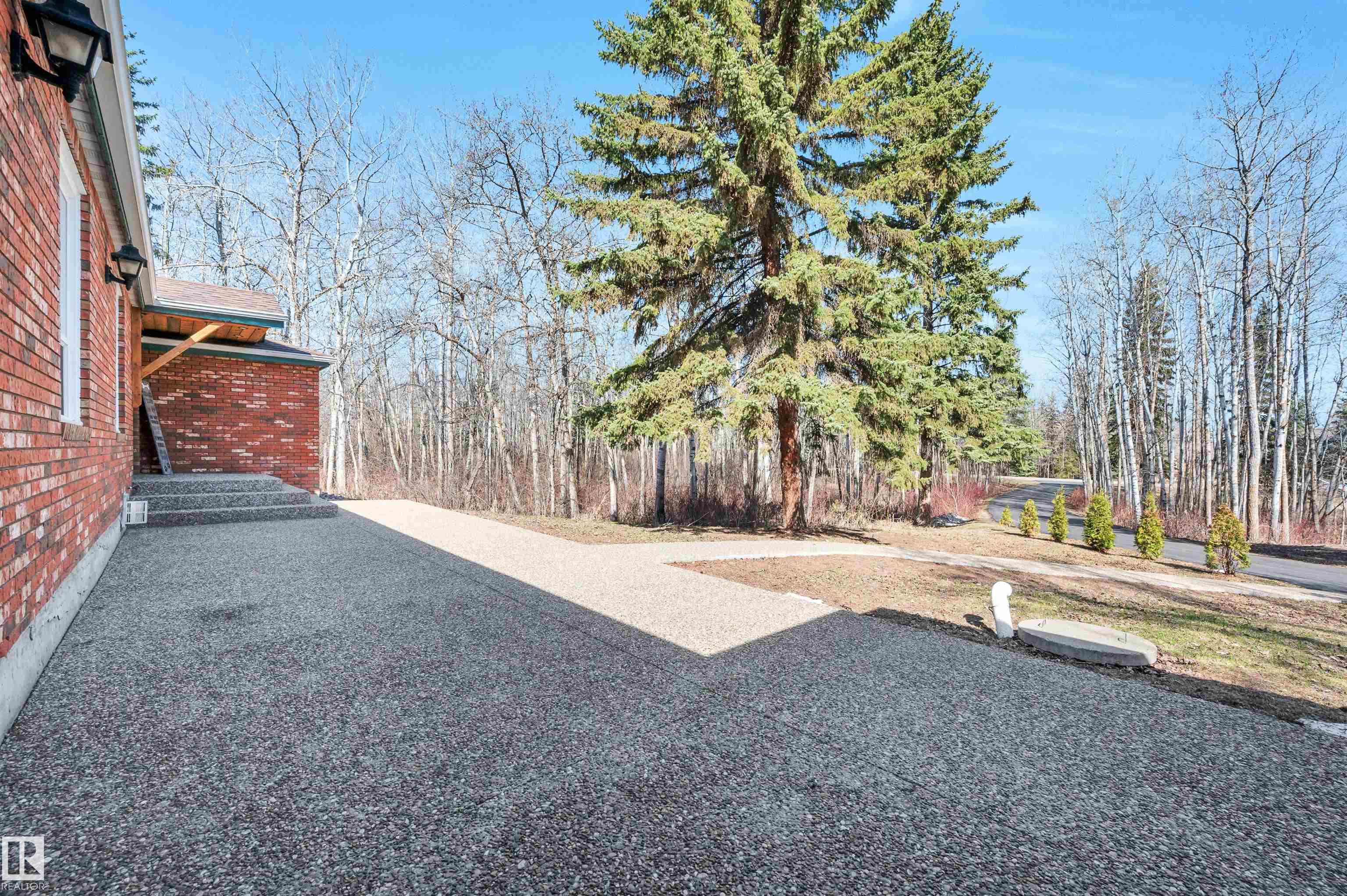 Photo 7 at 73 - 52319 Rge Road 231, Executive Estates, Rural Strathcona County