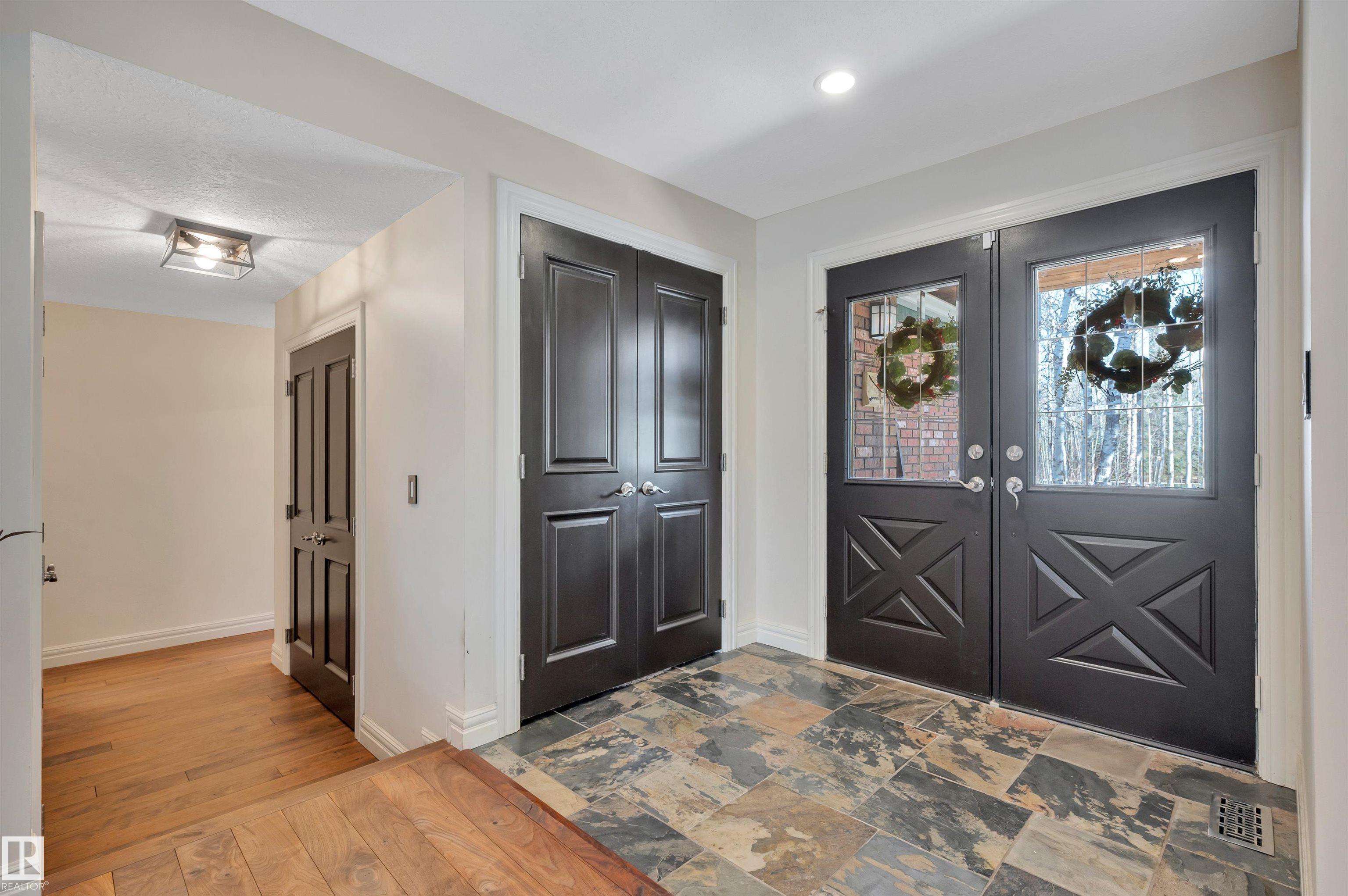 Photo 9 at 73 - 52319 Rge Road 231, Executive Estates, Rural Strathcona County