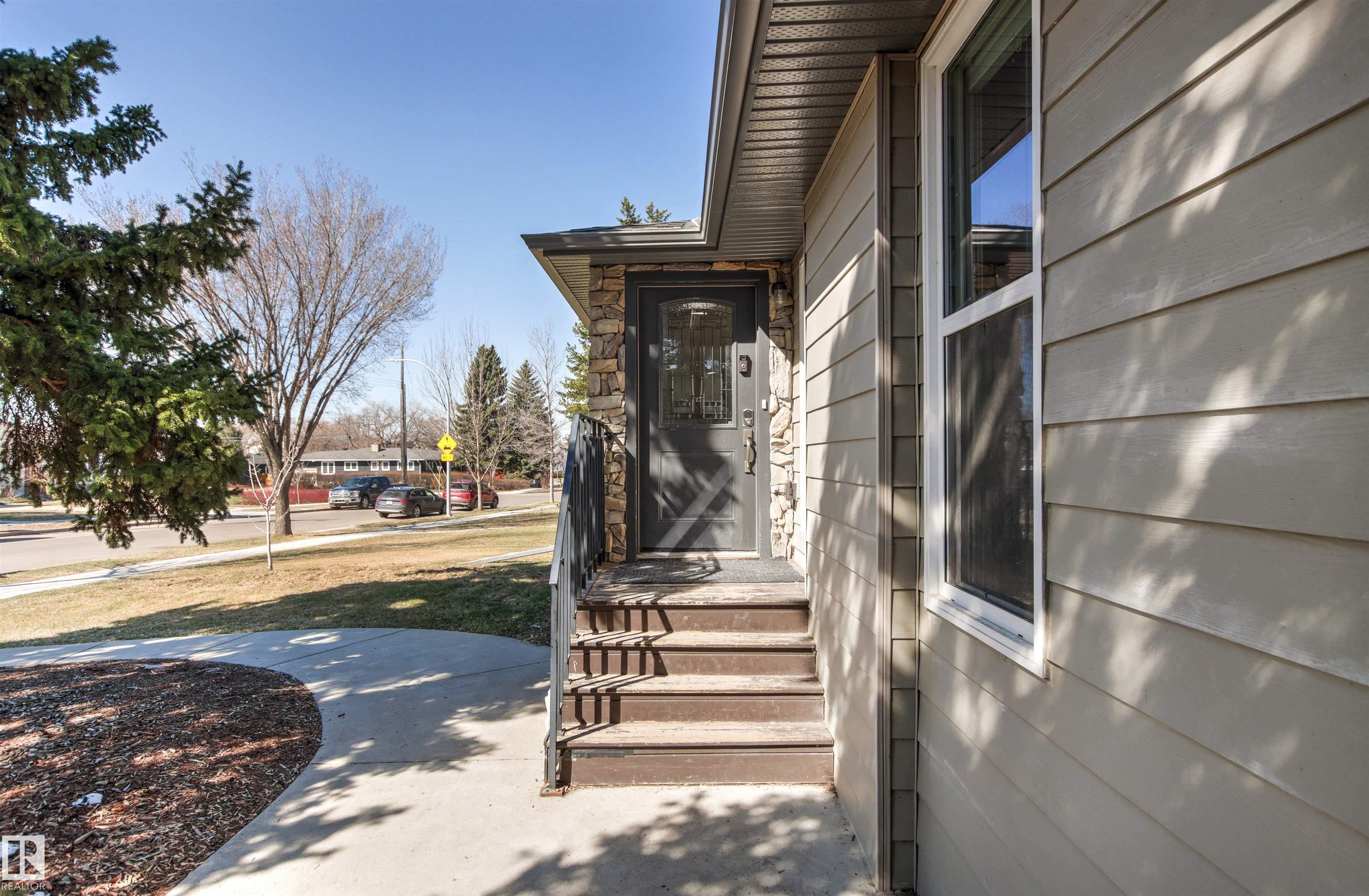 10916 60 Avenue NW, Pleasantview, Edmonton