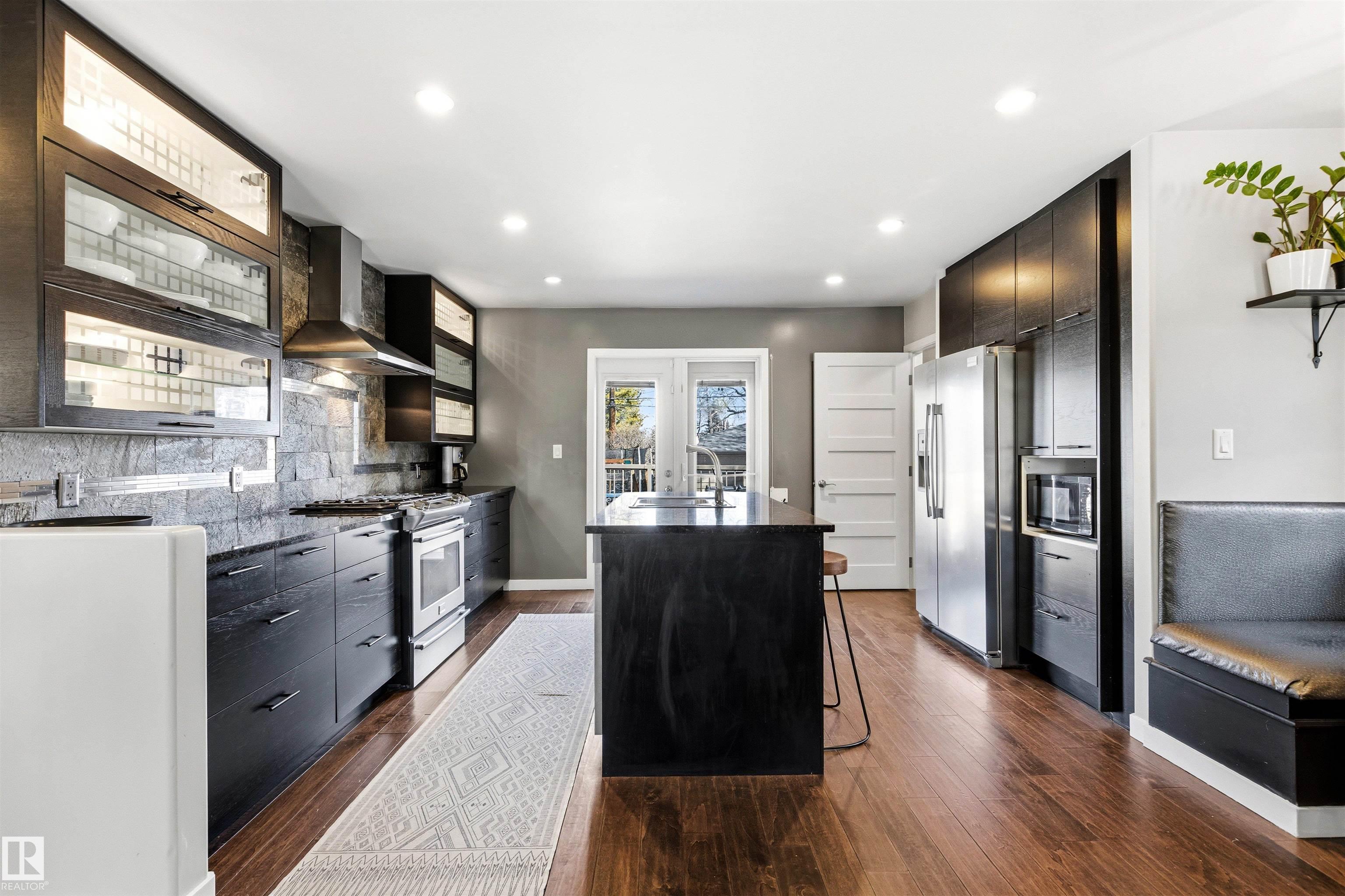 Photo 17 at 10916 60 Avenue NW, Pleasantview, Edmonton