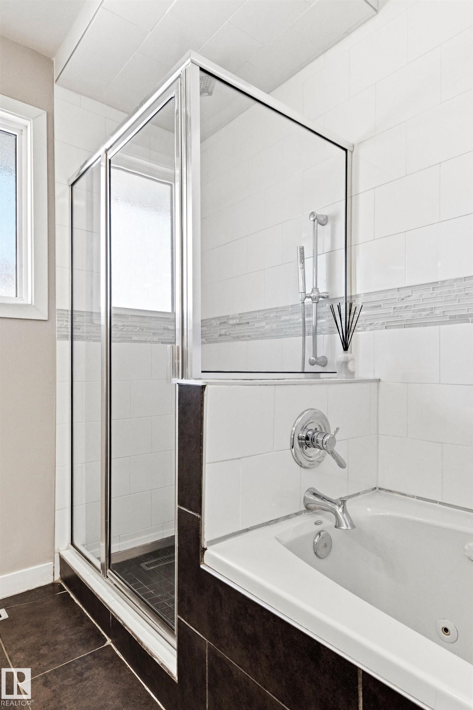 Photo 33 at 10916 60 Avenue NW, Pleasantview, Edmonton