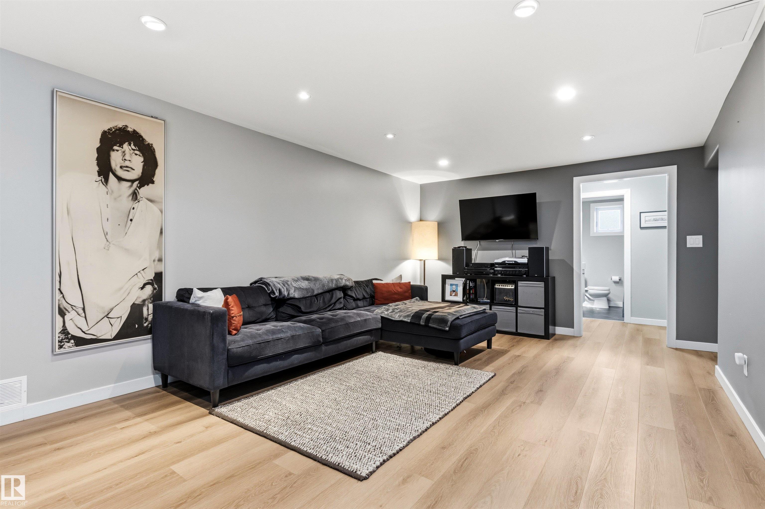 Photo 41 at 10916 60 Avenue NW, Pleasantview, Edmonton