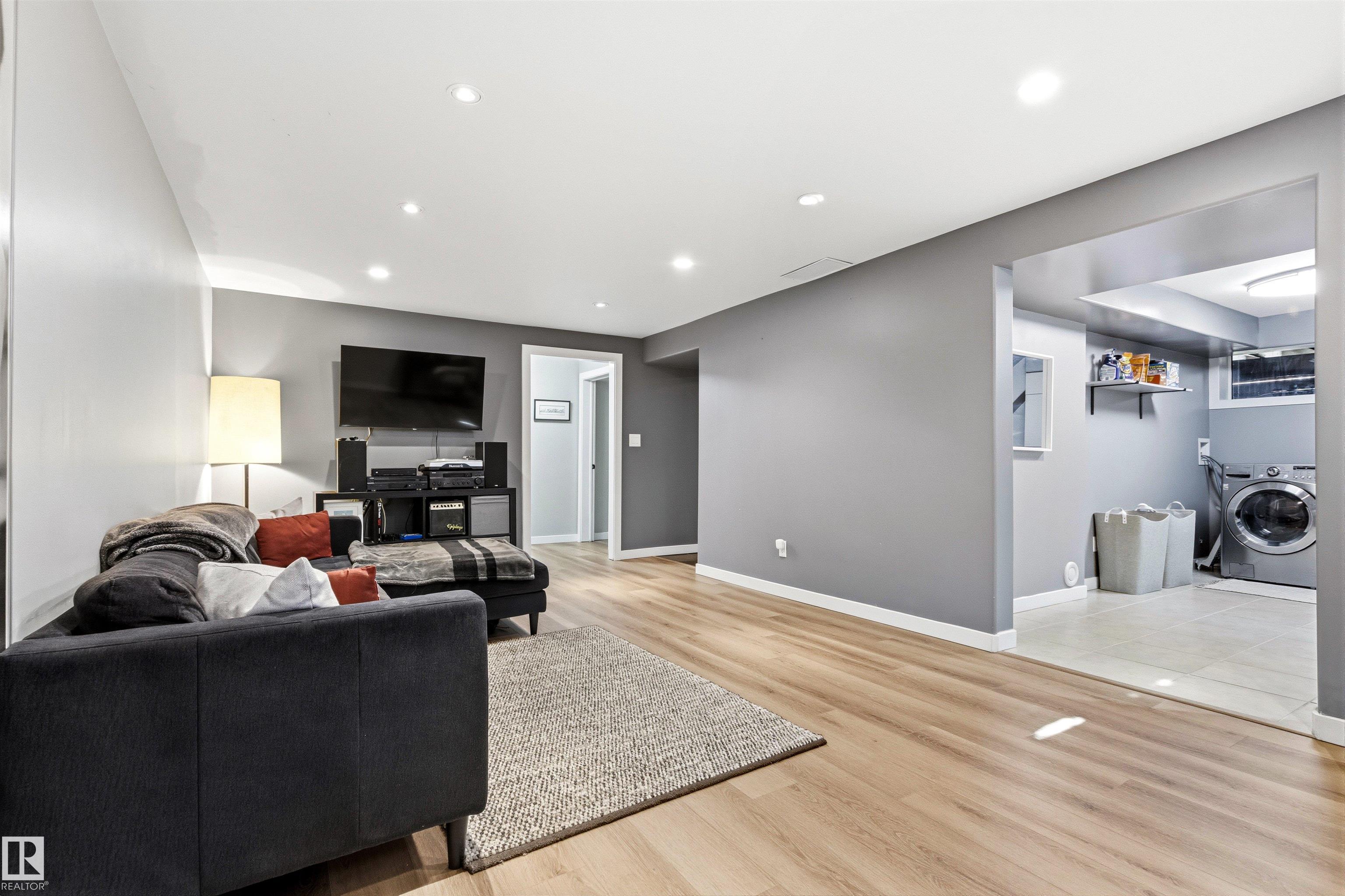 Photo 42 at 10916 60 Avenue NW, Pleasantview, Edmonton