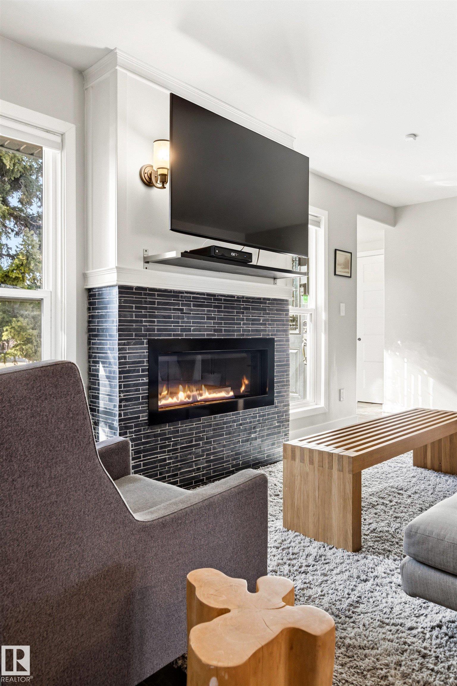 Photo 7 at 10916 60 Avenue NW, Pleasantview, Edmonton