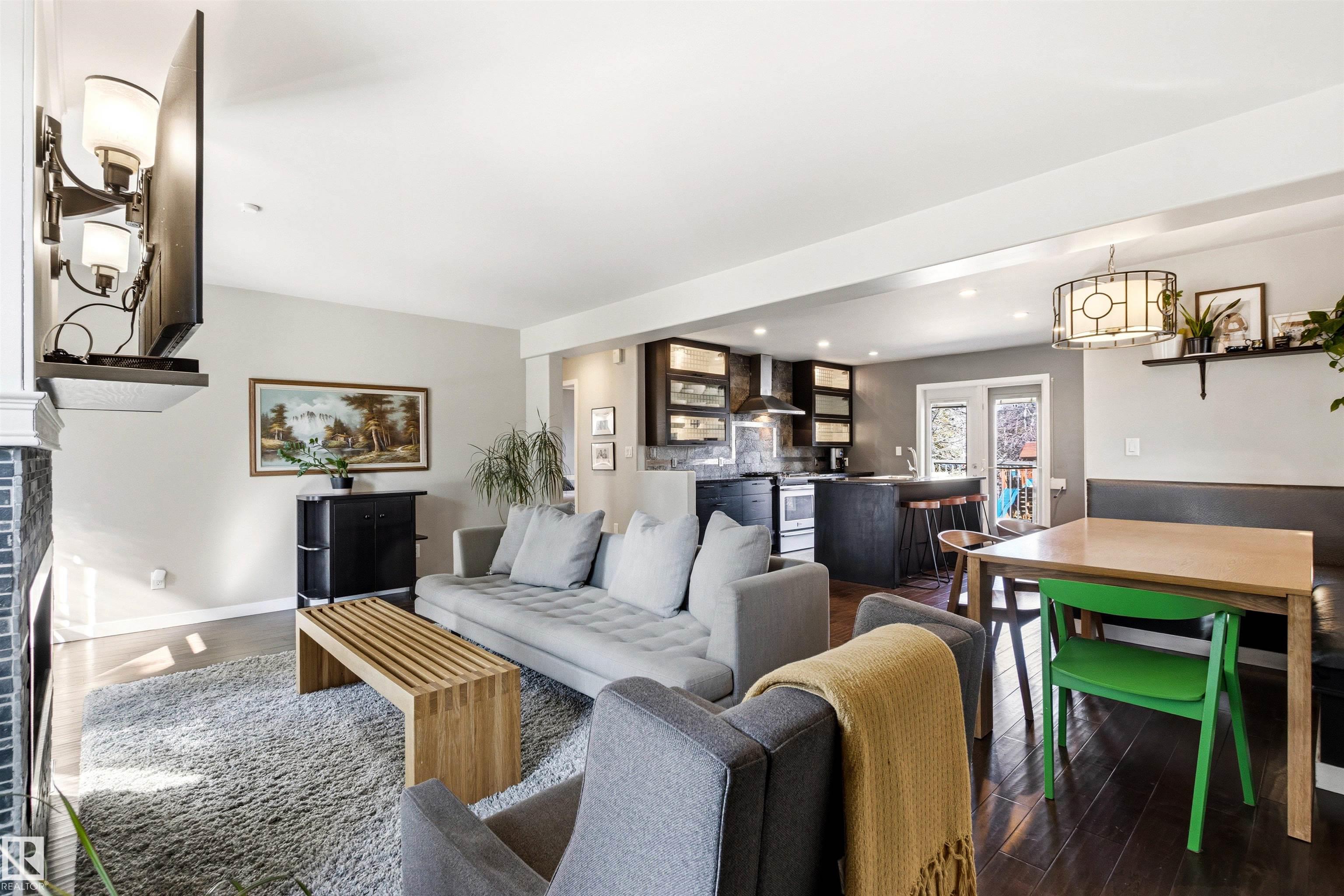Photo 9 at 10916 60 Avenue NW, Pleasantview, Edmonton