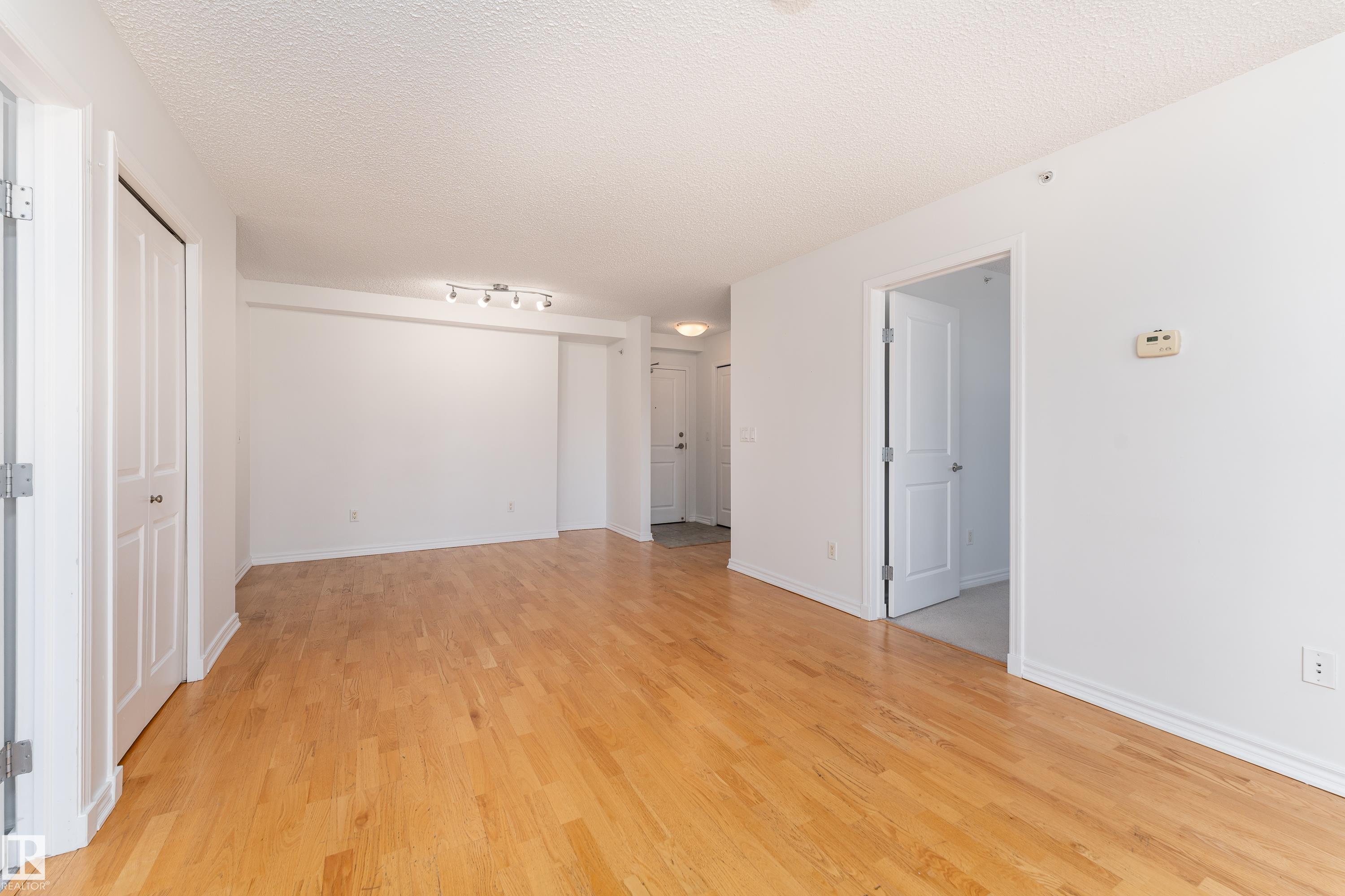https://zimg.paragon.ice.com/ParagonImages/Property/PM/RAE/225398038/12/0/0/fac20992b0f874e55887d8314ada2dd1/1/9da8bbc00552cea566f1e82095de5d51/225398038-2bd2673b-1d59-4ef0-aaf6-6be9b807a950.JPG