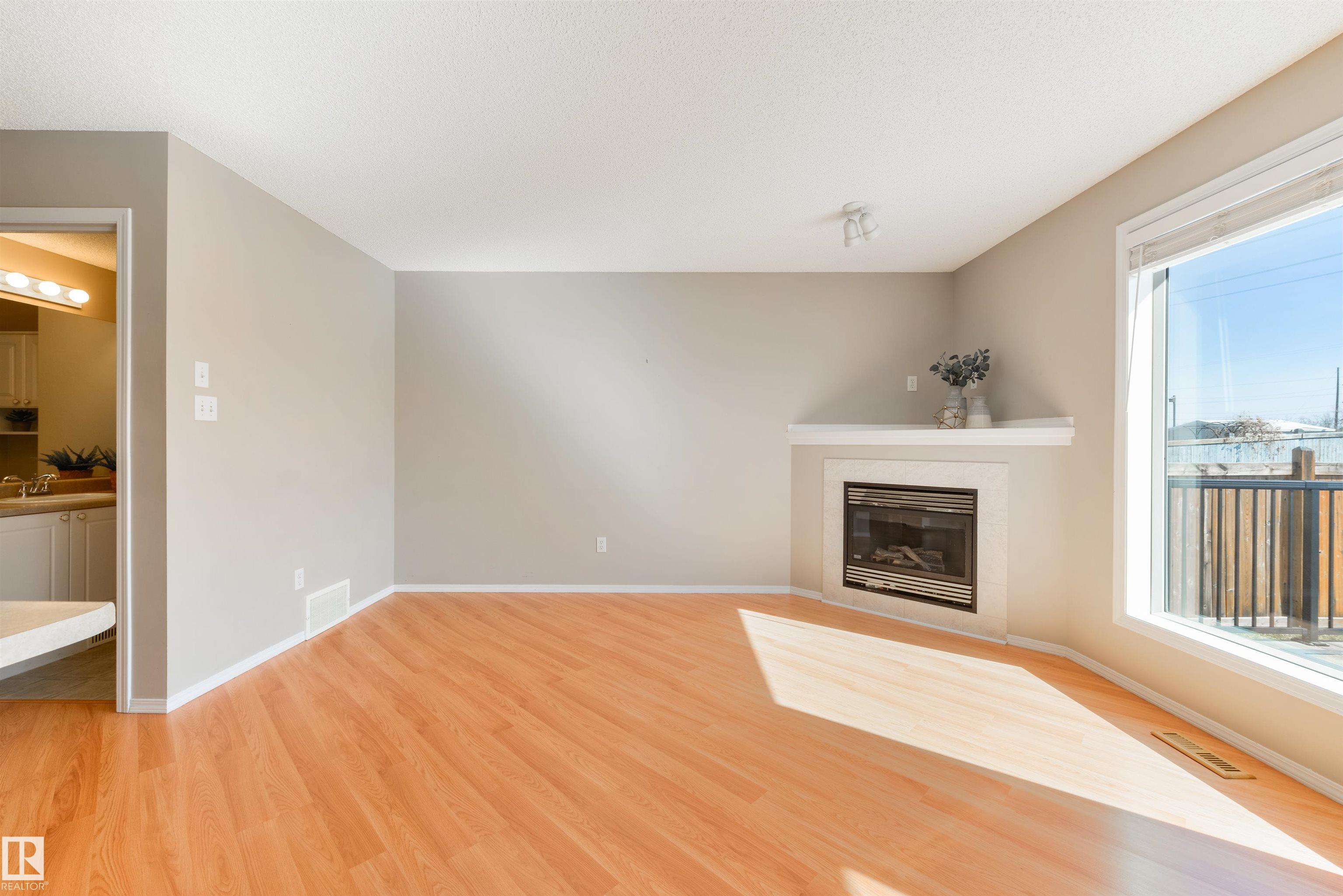 Photo 16 at 2923 30 Street NW, Silver Berry, Edmonton