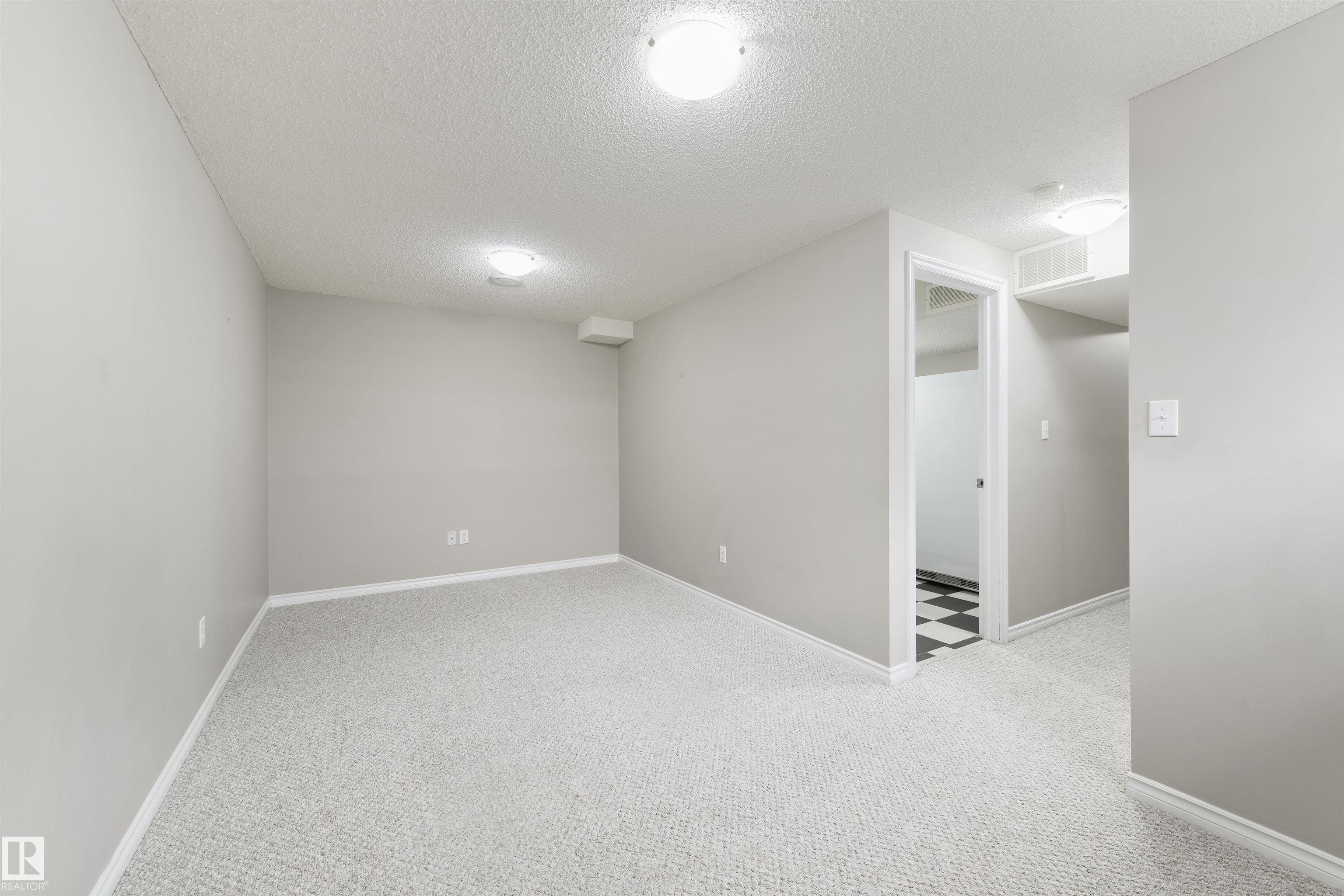 Photo 32 at 2923 30 Street NW, Silver Berry, Edmonton
