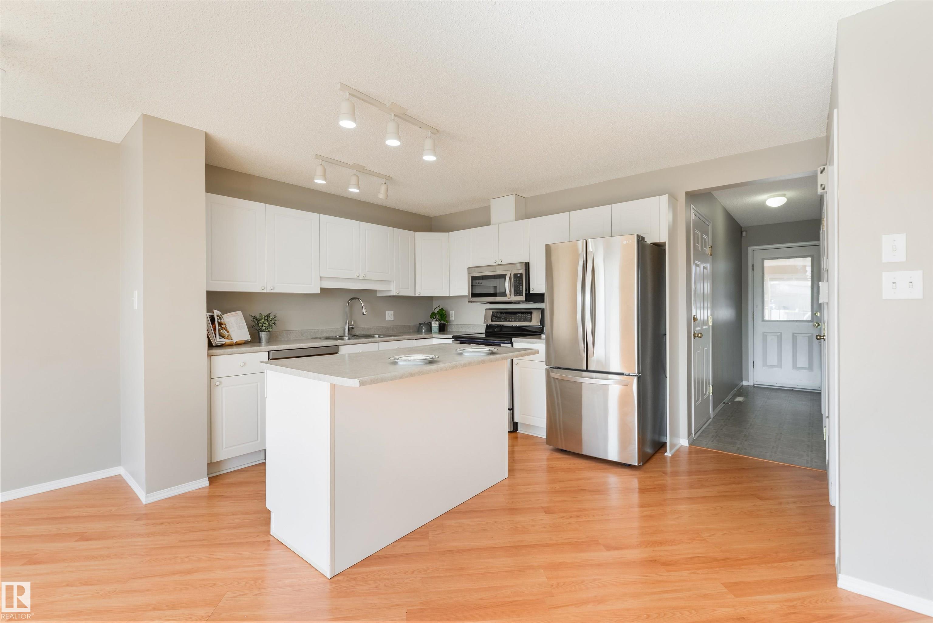 Photo 6 at 2923 30 Street NW, Silver Berry, Edmonton