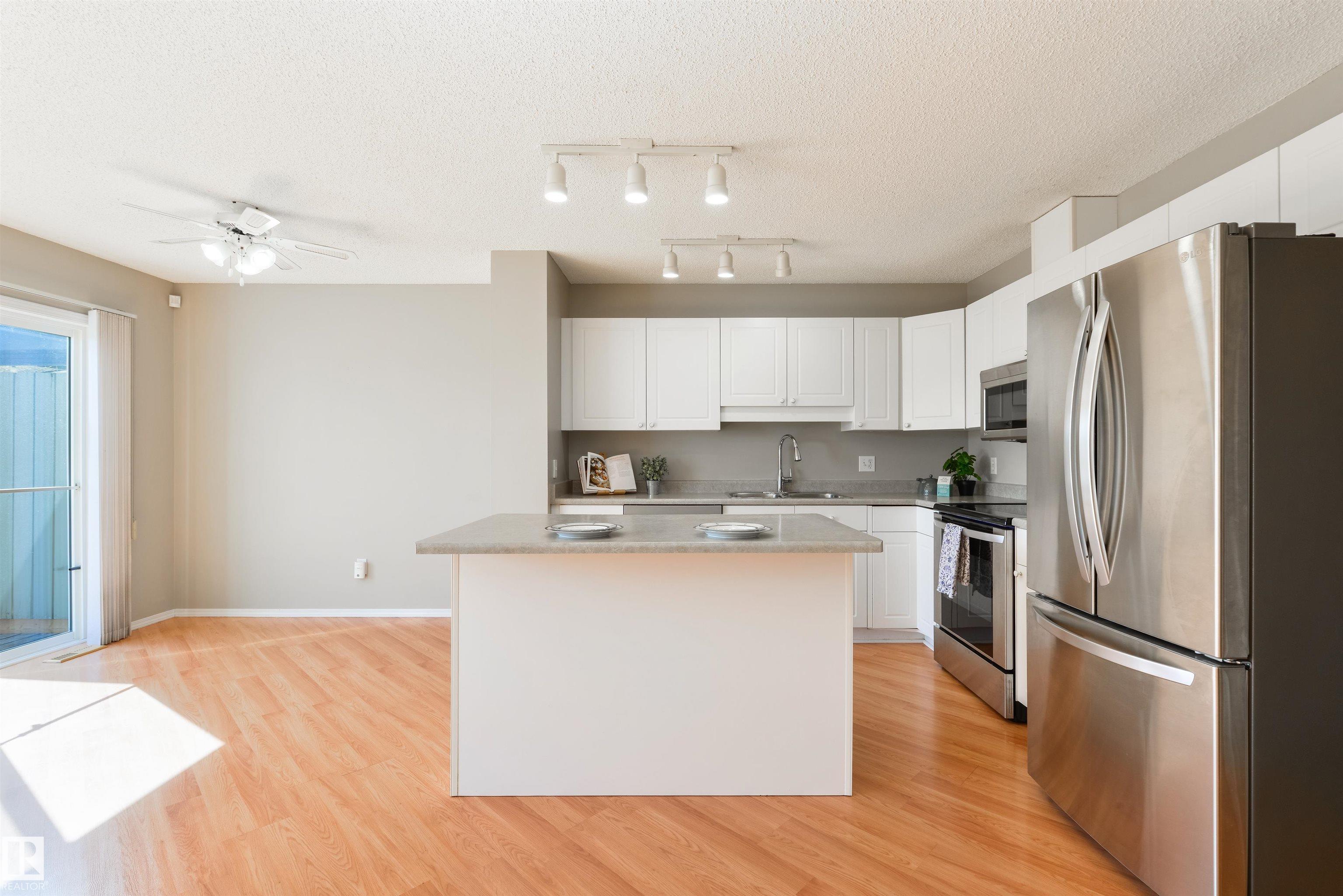 Photo 7 at 2923 30 Street NW, Silver Berry, Edmonton