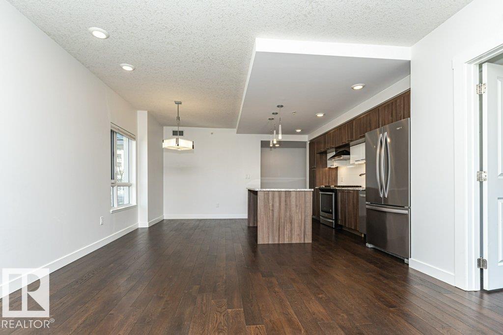 https://zimg.paragon.ice.com/ParagonImages/Property/PM/RAE/225398042/12/0/0/bf0248eb9f2fbec5eae48e73f3a4a8e6/1/2ccade5cc8a363b1374b3b3147963f1b/225398042-EF73D709-237B-4205-9303-70AE714BFC23.JPG