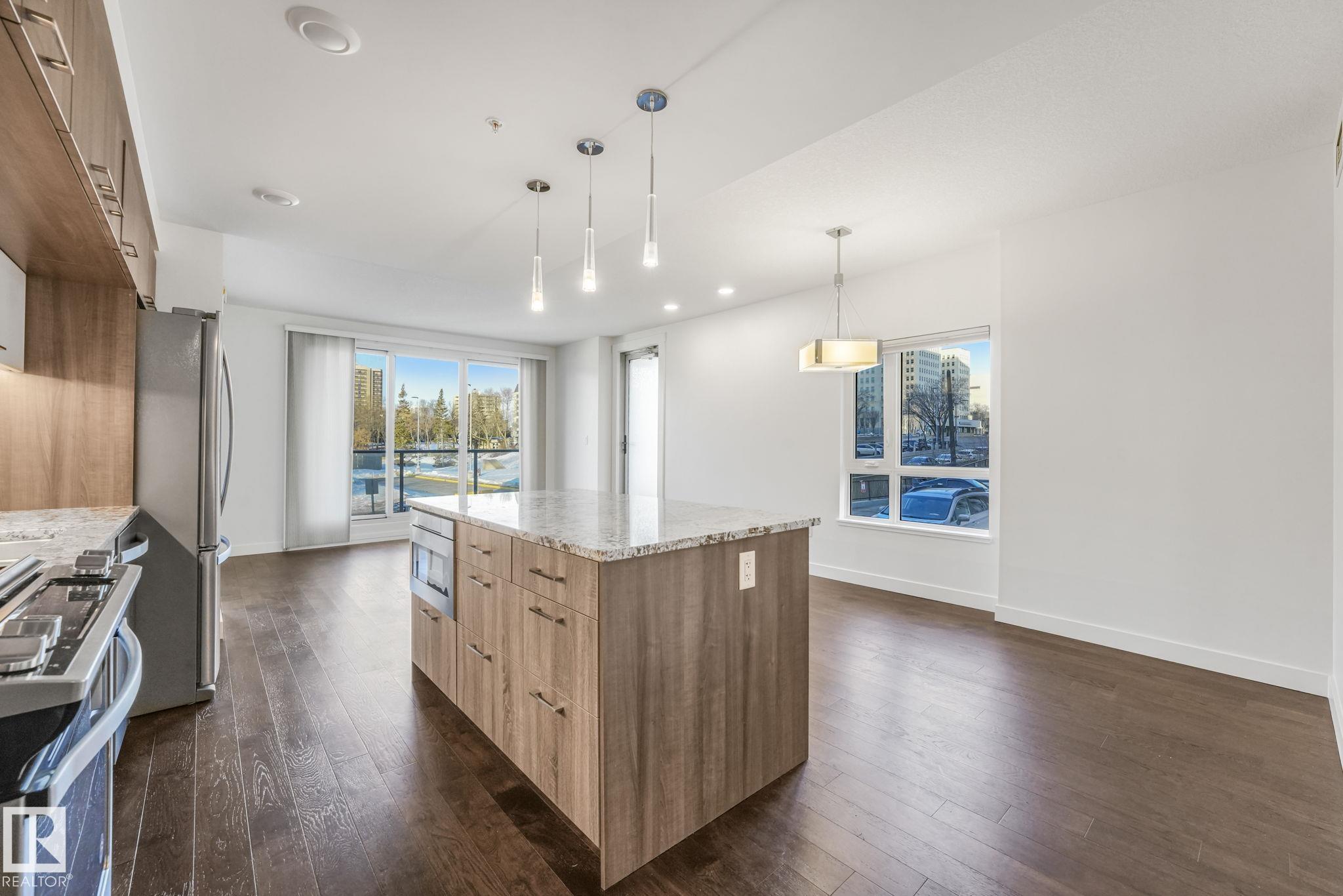 https://zimg.paragon.ice.com/ParagonImages/Property/PM/RAE/225398042/17/0/0/229062d32beb852930f49cbd47c5b5e7/1/2ccade5cc8a363b1374b3b3147963f1b/225398042-2B7094BE-FEED-4A62-B15F-AB7DEC25BEE3.JPG