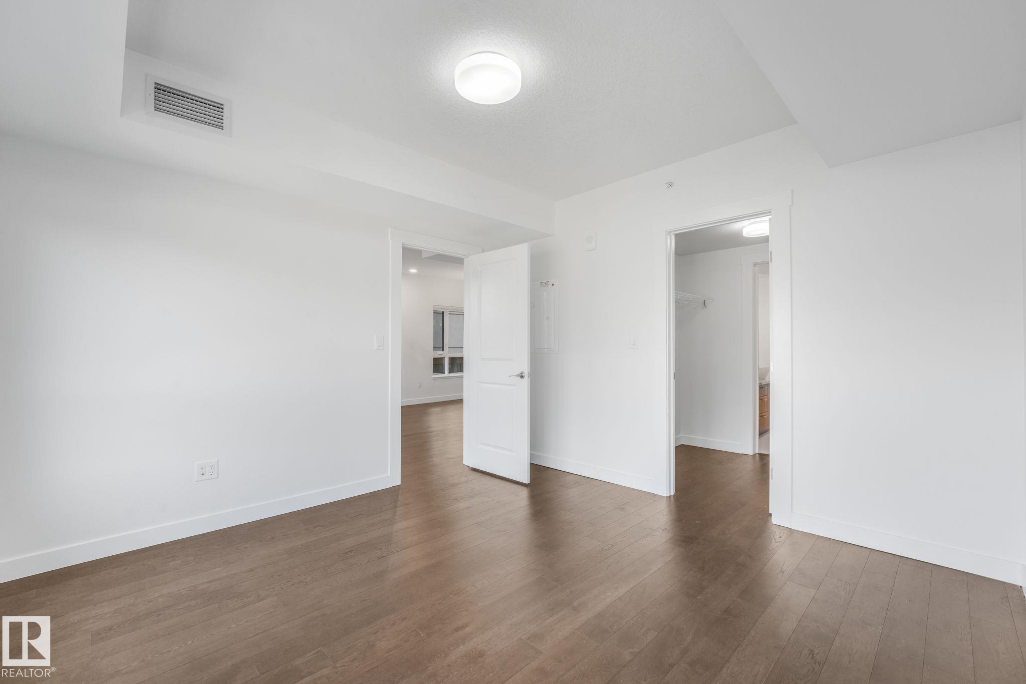 https://zimg.paragon.ice.com/ParagonImages/Property/PM/RAE/225398042/19/0/0/72f07c3321c8c2bd524e0d845659d8ff/1/2ccade5cc8a363b1374b3b3147963f1b/225398042-29EB8A2E-0048-4D85-83E3-F778F6F65175.JPG