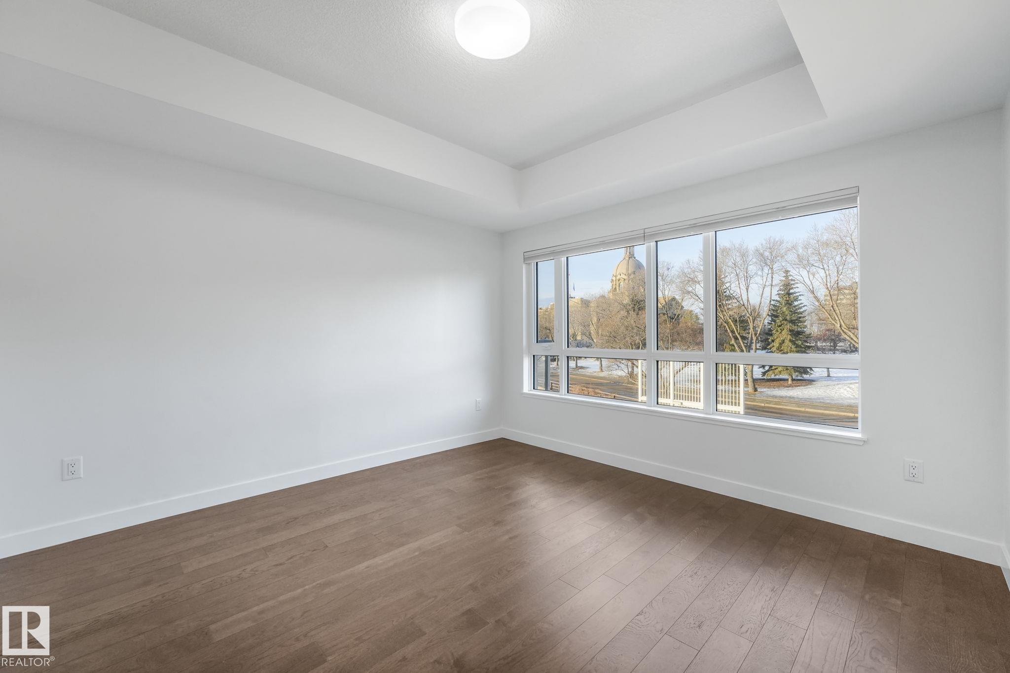 https://zimg.paragon.ice.com/ParagonImages/Property/PM/RAE/225398042/20/0/0/e8ab222796378b713c82a5bed567636f/1/2ccade5cc8a363b1374b3b3147963f1b/225398042-1D82009D-0020-42C3-B83A-6802D1C1585E.JPG