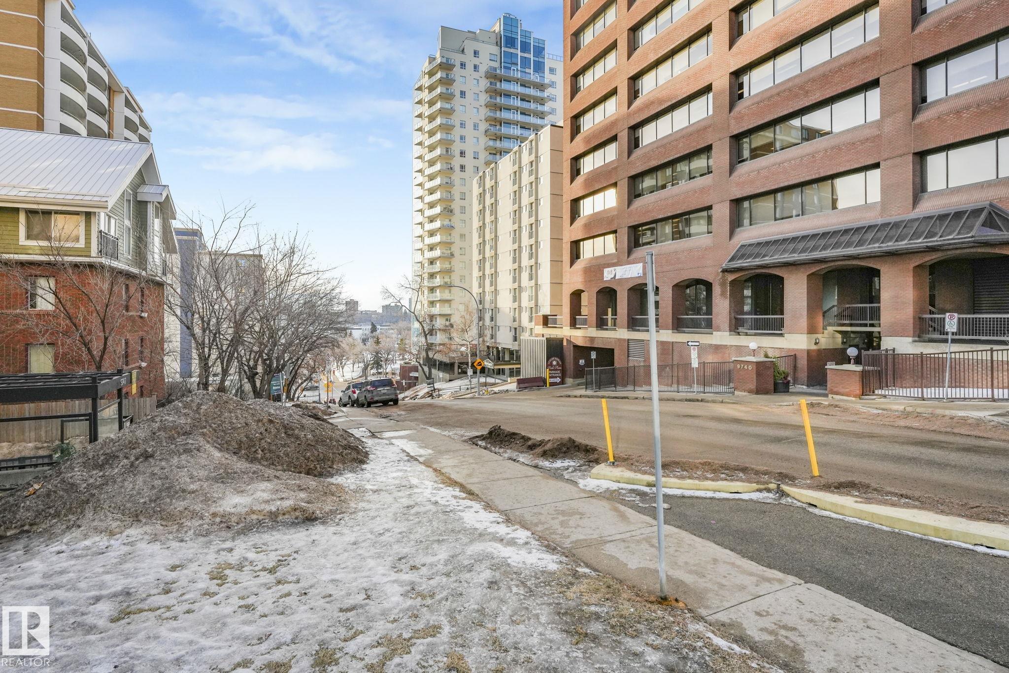 https://zimg.paragon.ice.com/ParagonImages/Property/PM/RAE/225398042/57/0/0/206f91b58049691a015aebac6a9d0f36/1/2ccade5cc8a363b1374b3b3147963f1b/225398042-E08B2EFD-2CBB-4E89-8182-5B4D9C729E0E.JPG