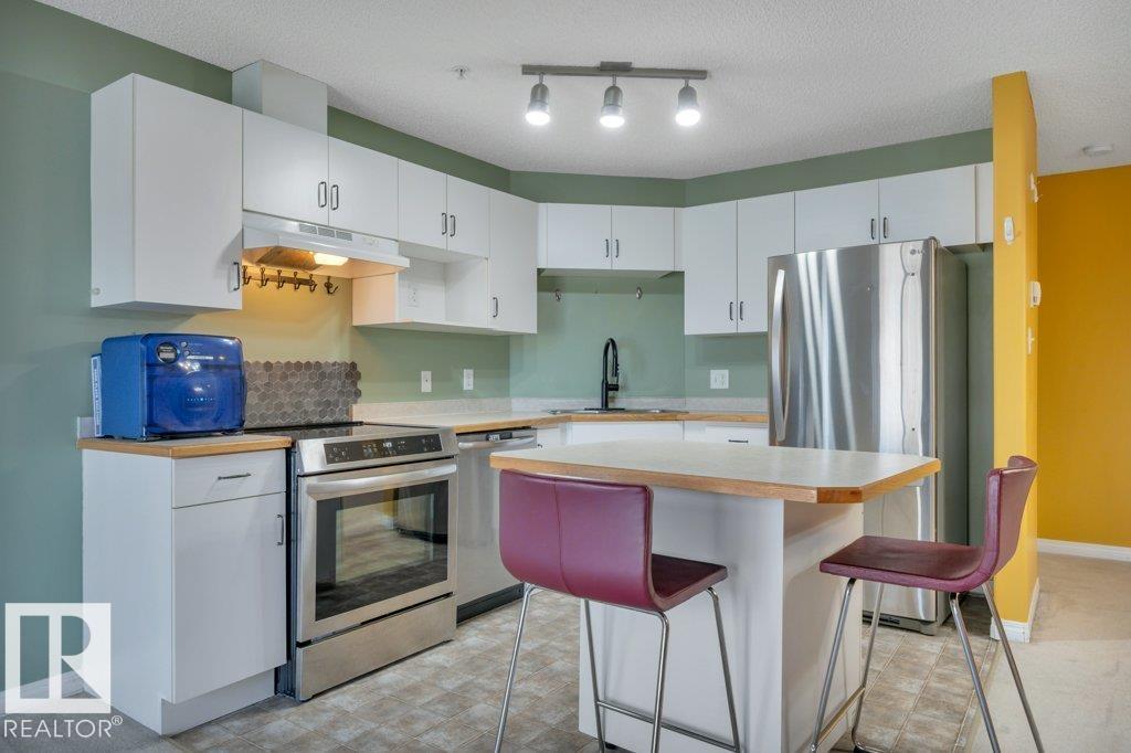 https://zimg.paragon.ice.com/ParagonImages/Property/PM/RAE/225398043/12/0/0/0dc460b0f2046a78ef430d9561c3d403/1/ebc75be3ab8759db53f2821ae5887395/225398043-e250c9ef-6f3c-4867-a783-e71c4c23227b.JPG