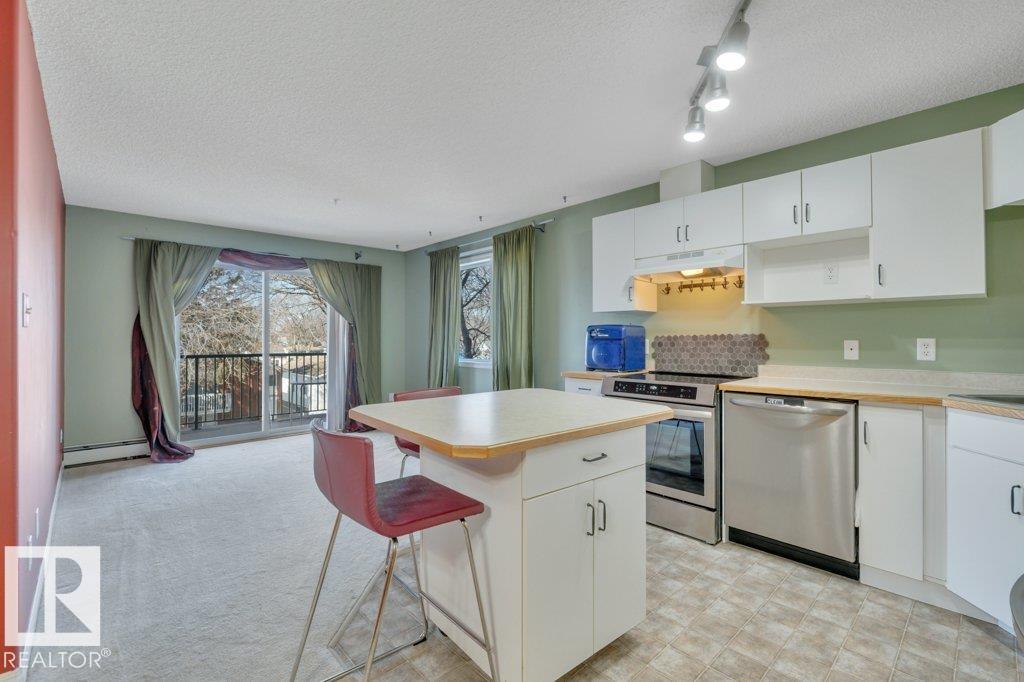 https://zimg.paragon.ice.com/ParagonImages/Property/PM/RAE/225398043/14/0/0/b60d347b74d392f887f872c00828fa72/1/ebc75be3ab8759db53f2821ae5887395/225398043-d2afc66f-000e-4cc5-93fc-aba4667d408b.JPG
