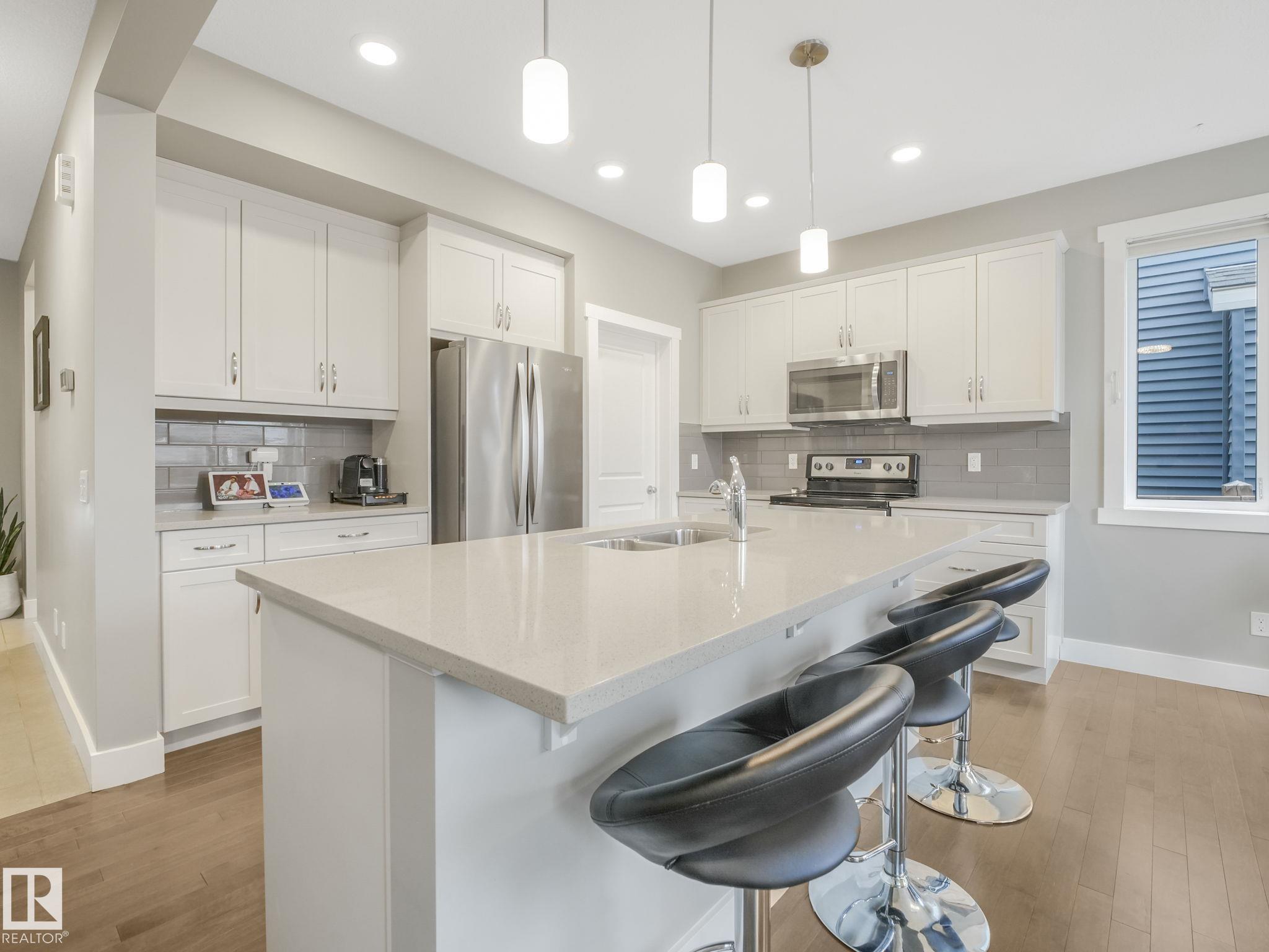 https://zimg.paragon.ice.com/ParagonImages/Property/PM/RAE/225398051/12/0/0/8fec6fae0aafd17afe7ab3d03fce2858/1/f34d7c2519dbab2fb9d905a2c9933009/225398051-7DB5C14B-2197-4855-B9CE-389F35C9C846.JPG