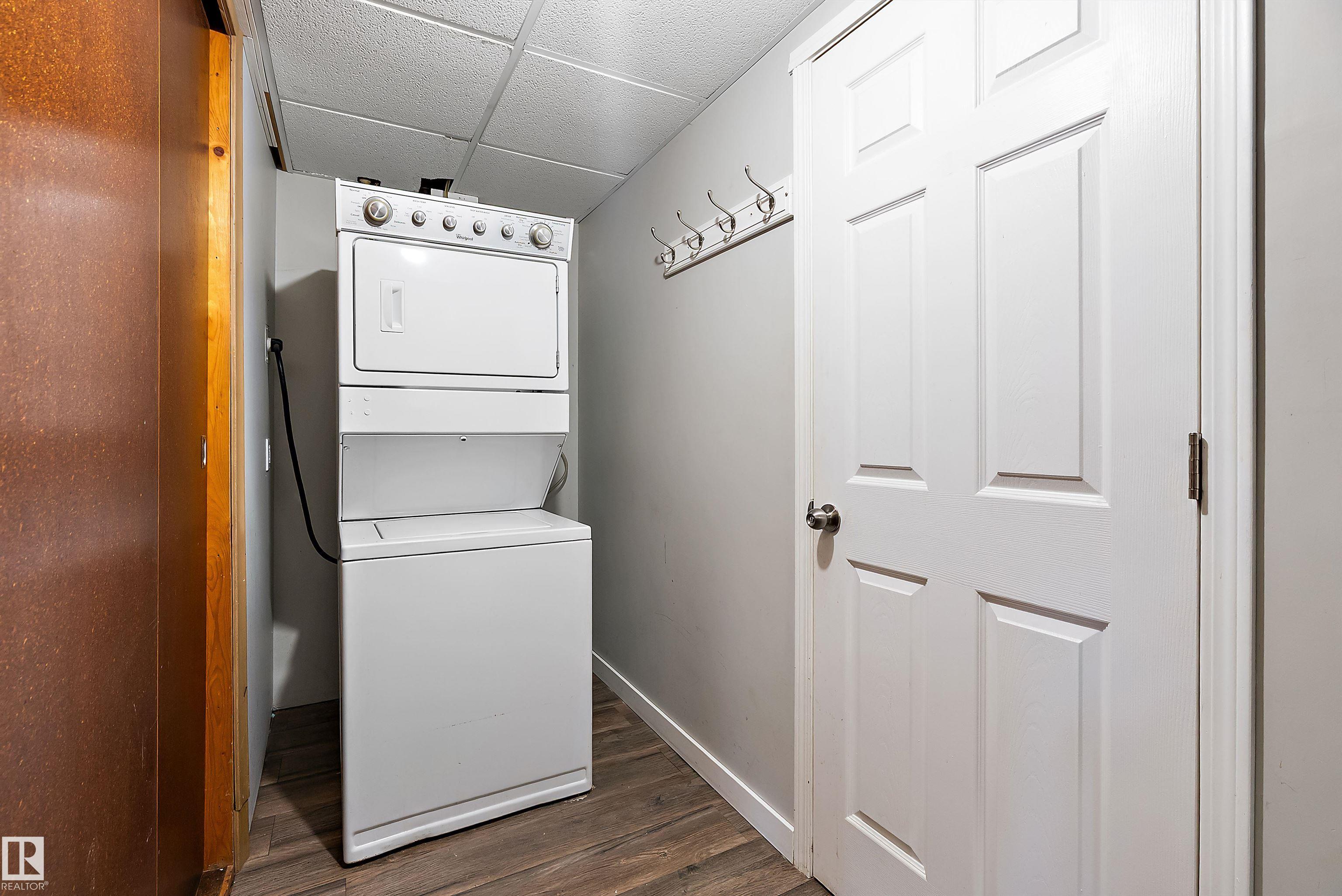 Photo 30 at 9747 66 Avenue NW, Hazeldean, Edmonton