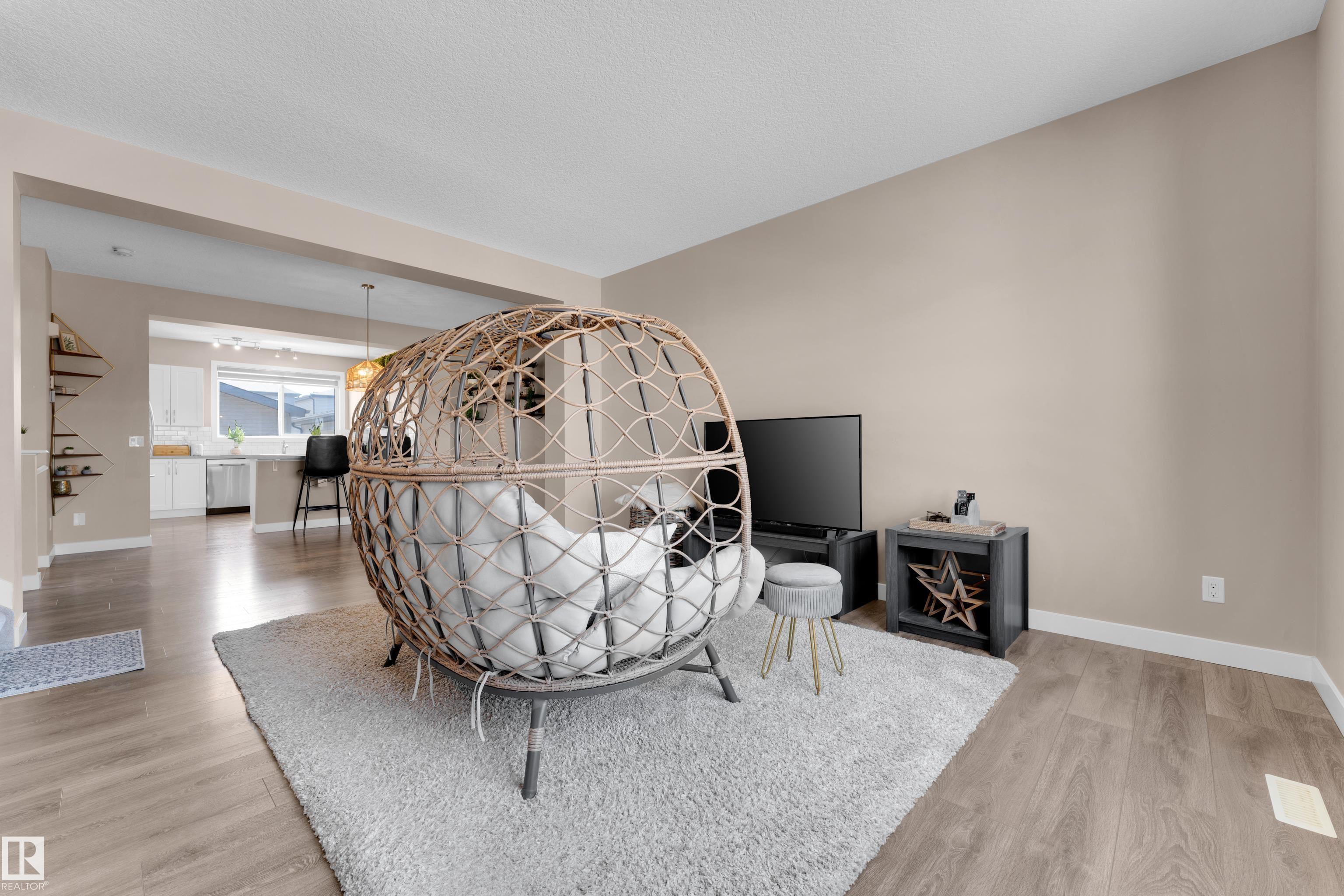 725 36 Street SW, Charlesworth, Edmonton