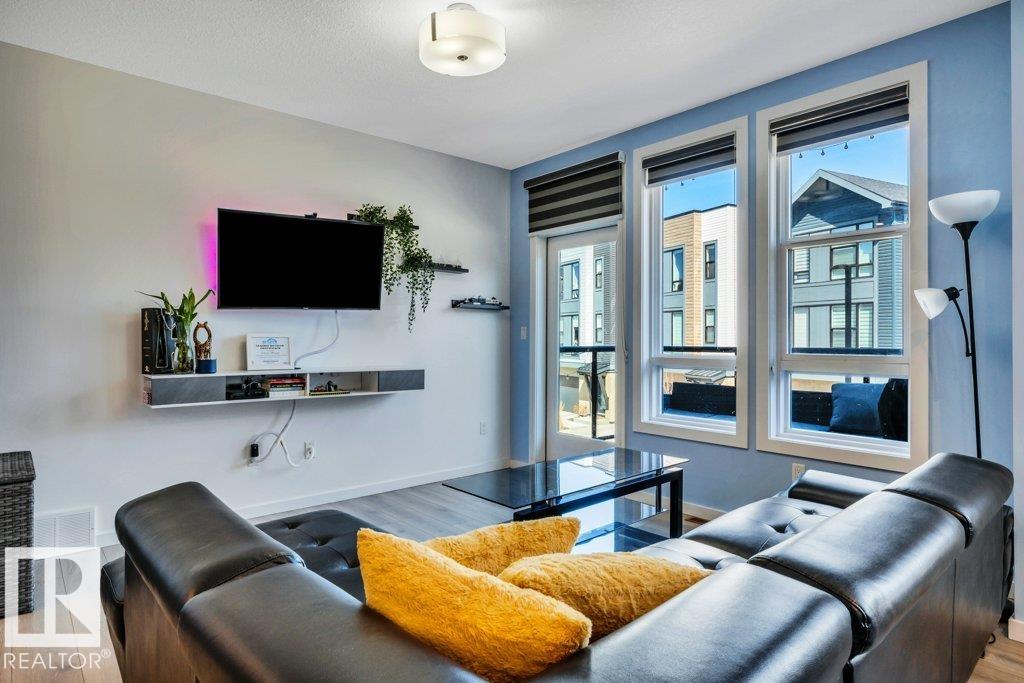 https://zimg.paragon.ice.com/ParagonImages/Property/PM/RAE/225398060/18/0/0/703c52acb7628f58bcf5059a570a5c21/1/322771b2251bb7b855bef7c3649b0c83/225398060-ad515f7c-e48d-4c6b-aea8-e5c756a30629.JPG