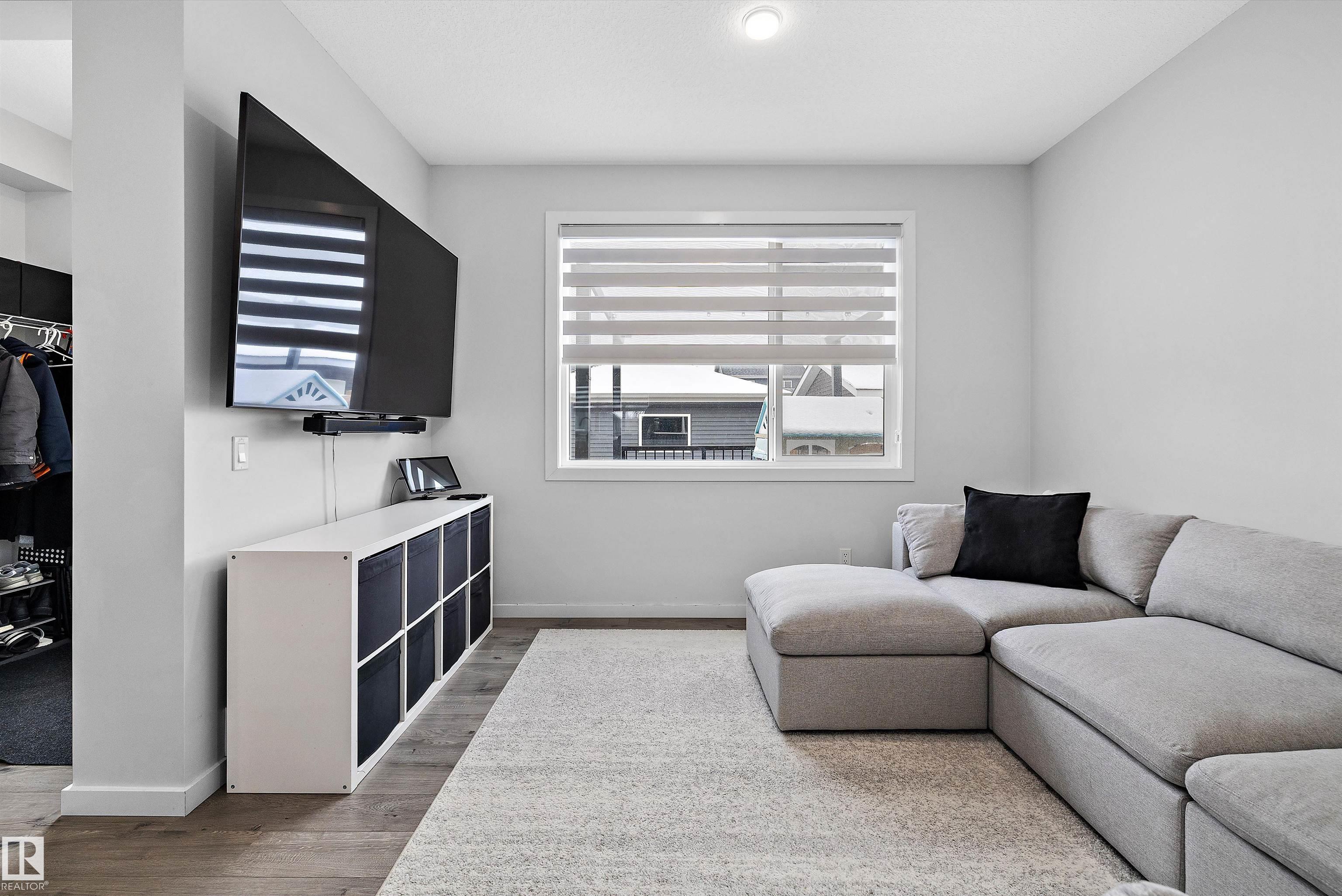 https://zimg.paragon.ice.com/ParagonImages/Property/PM/RAE/225398063/15/0/0/a5986e13c18a31c397b84f8766dfc7ef/1/5513ce1df4bb00dda6cc3e9a28988ecf/225398063-fd018f63-d223-4a91-8d77-8839d98744a1.JPG