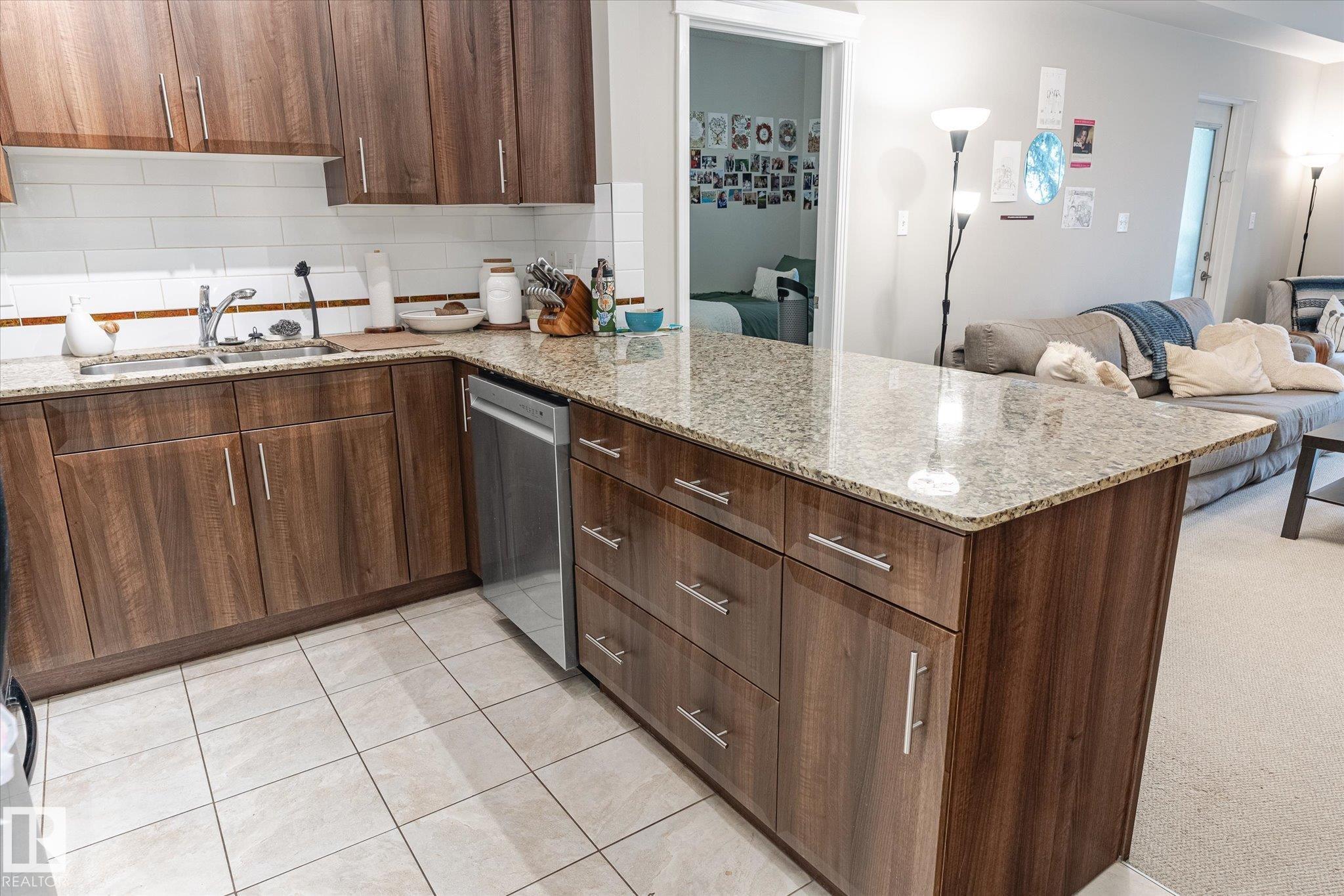 Photo 28 at 105 - 10333 112 Street NW, Wîhkwêntôwin, Edmonton