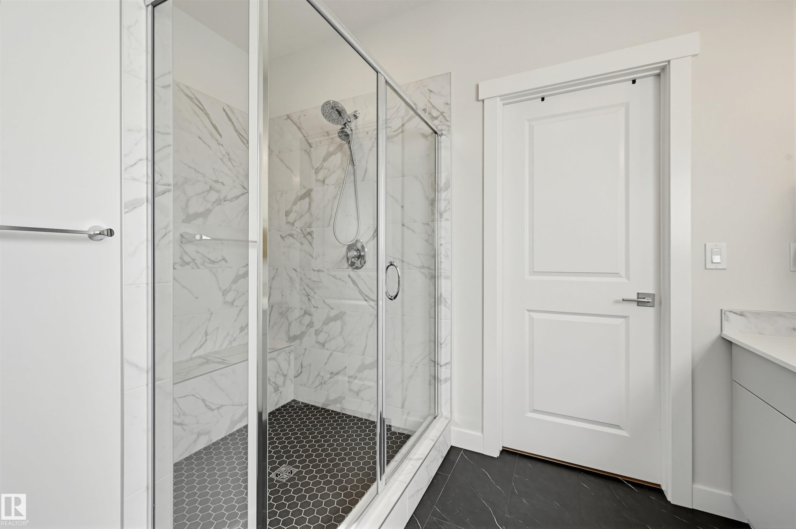 https://zimg.paragon.ice.com/ParagonImages/Property/PM/RAE/225398065/16/0/0/1b3365e6f3b8976bccabdcfe3df19935/1/6f5bd2bdda4e656c7dc5da59532235bb/225398065-23f384ab-b861-4949-8497-7a40201799c8.JPG