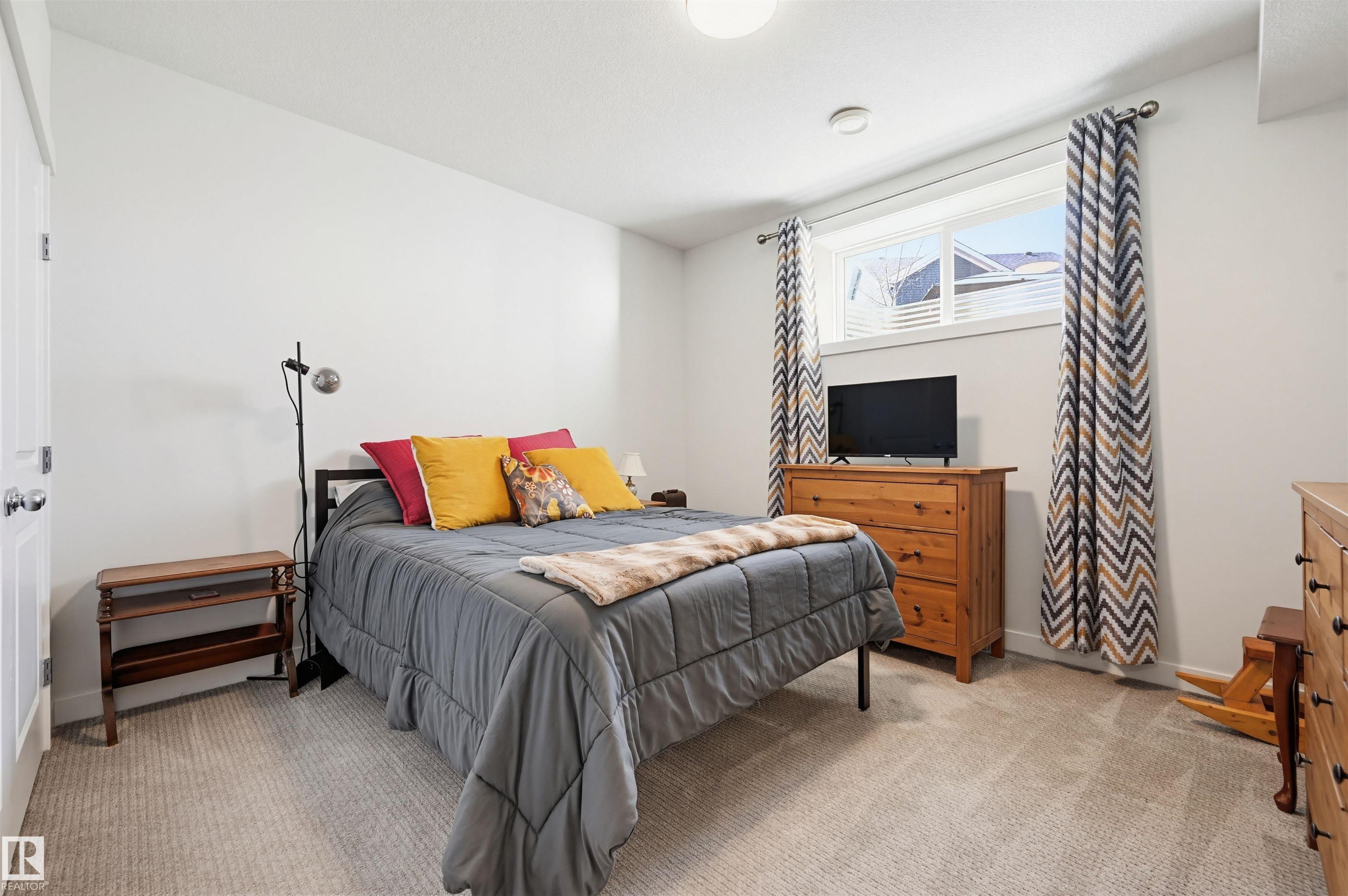 https://zimg.paragon.ice.com/ParagonImages/Property/PM/RAE/225398065/29/0/0/072d8fcc67e144b411c955f1fc2d69d4/1/6f5bd2bdda4e656c7dc5da59532235bb/225398065-e1f17bec-b818-4b74-b42f-91c982f18532.JPG