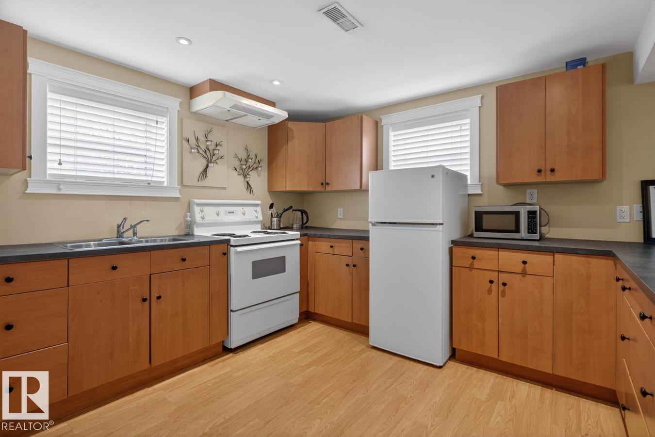 Photo 22 at 12130 60 Street NW, Montrose, Edmonton