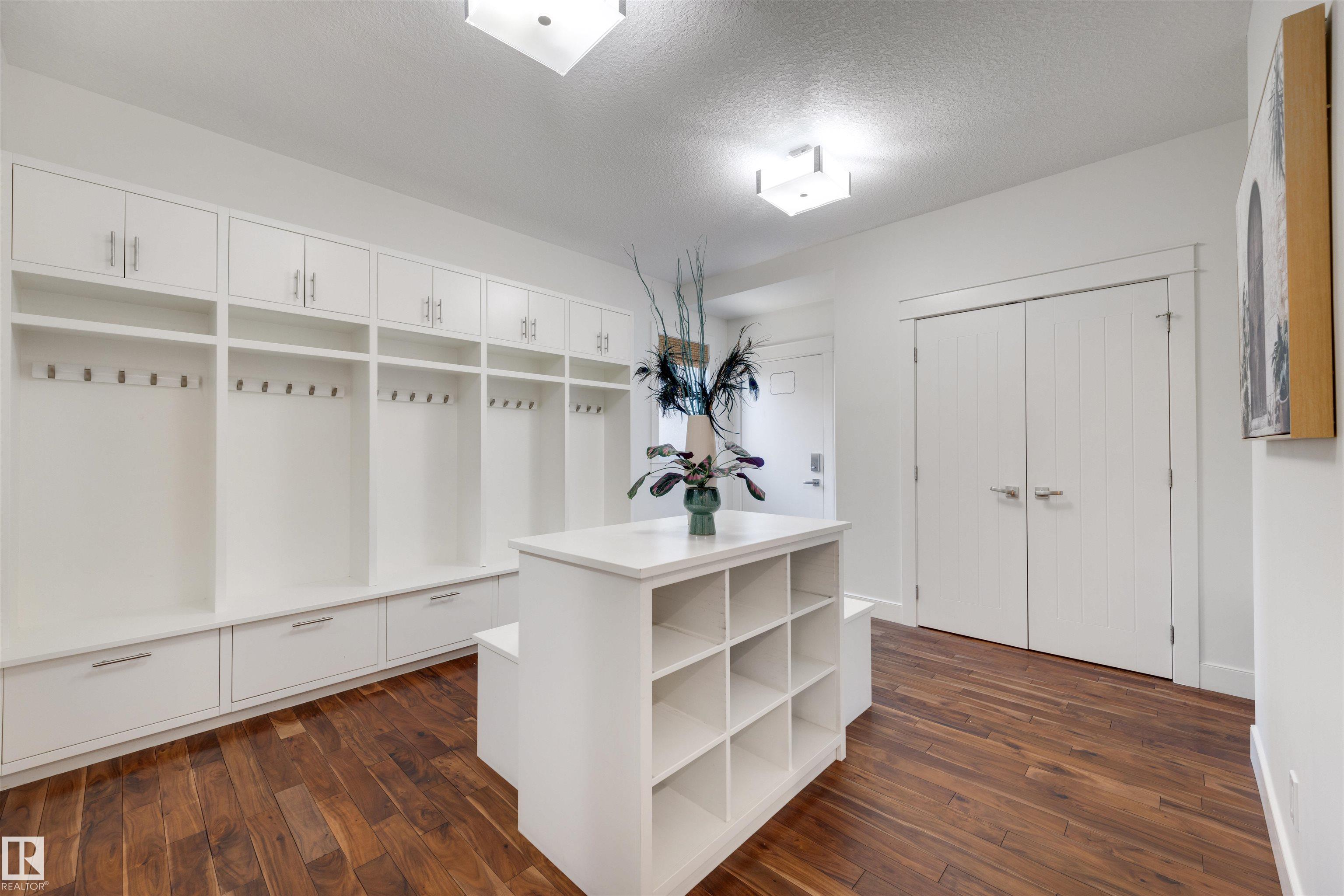 Photo 14 at 2464 Cameron Ravine Drive NW, Cameron Heights, Edmonton