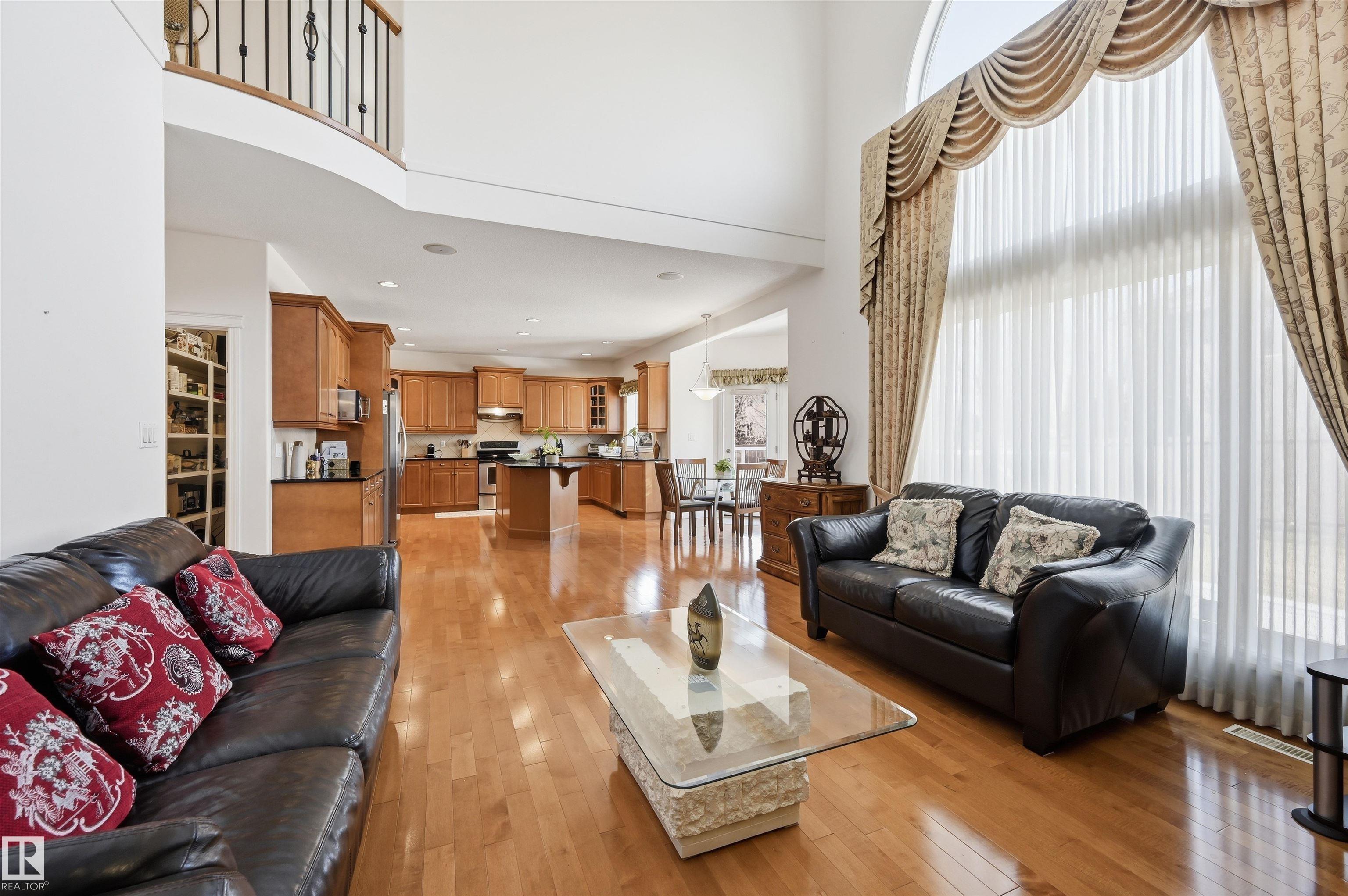 https://zimg.paragon.ice.com/ParagonImages/Property/PM/RAE/225398072/22/0/0/9b72eea22815160a1ce8c6a58272ec8b/1/23d653308d5c5377d146c1548aad2dfb/225398072-8334d868-9890-482c-ab3d-1fc0cab47ab0.JPG
