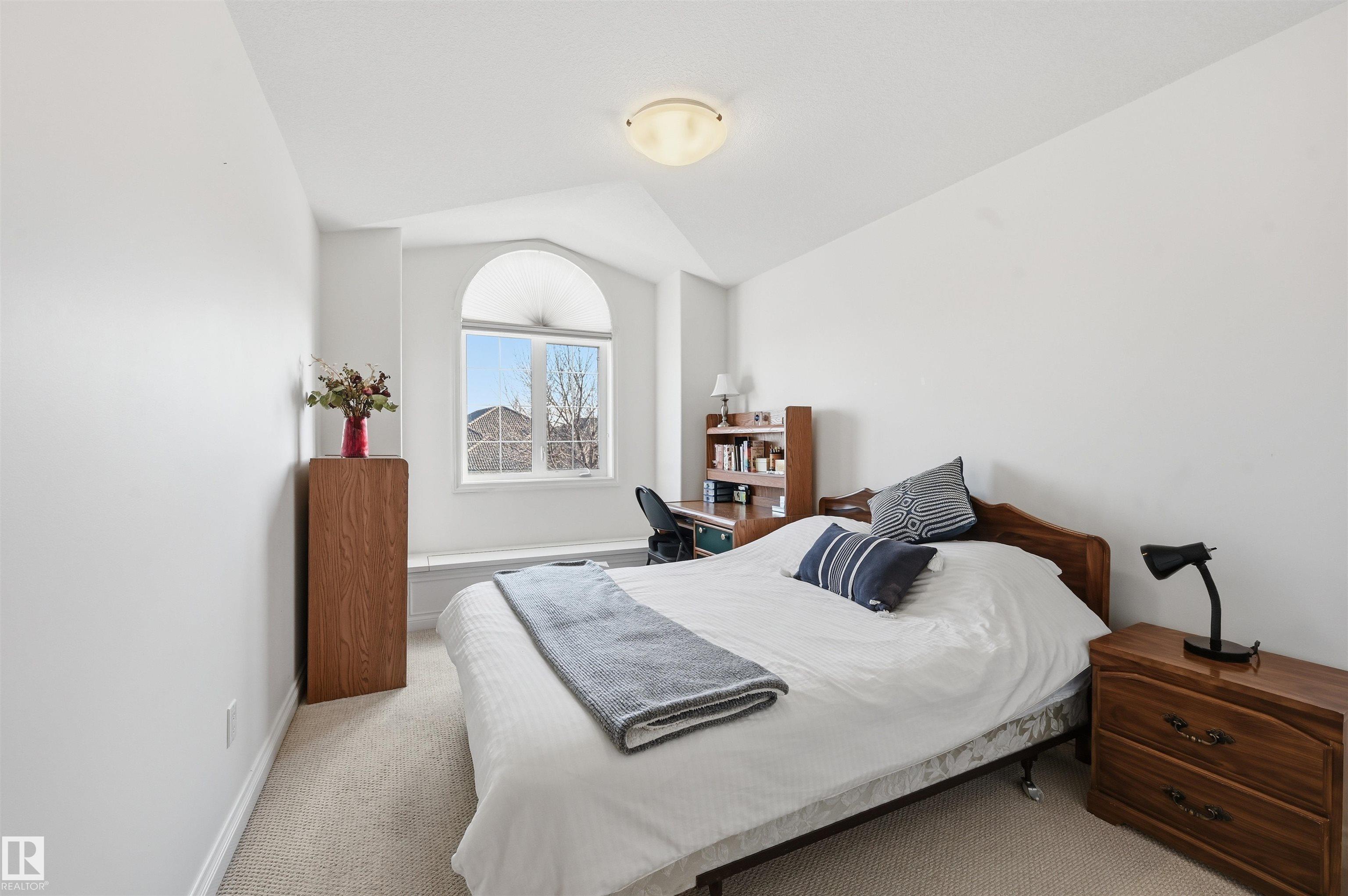 https://zimg.paragon.ice.com/ParagonImages/Property/PM/RAE/225398072/36/0/0/f432543b94e36ada02e1ea329c7bfe52/1/23d653308d5c5377d146c1548aad2dfb/225398072-4f0d0275-732b-42d1-9c13-9fde3652172c.JPG