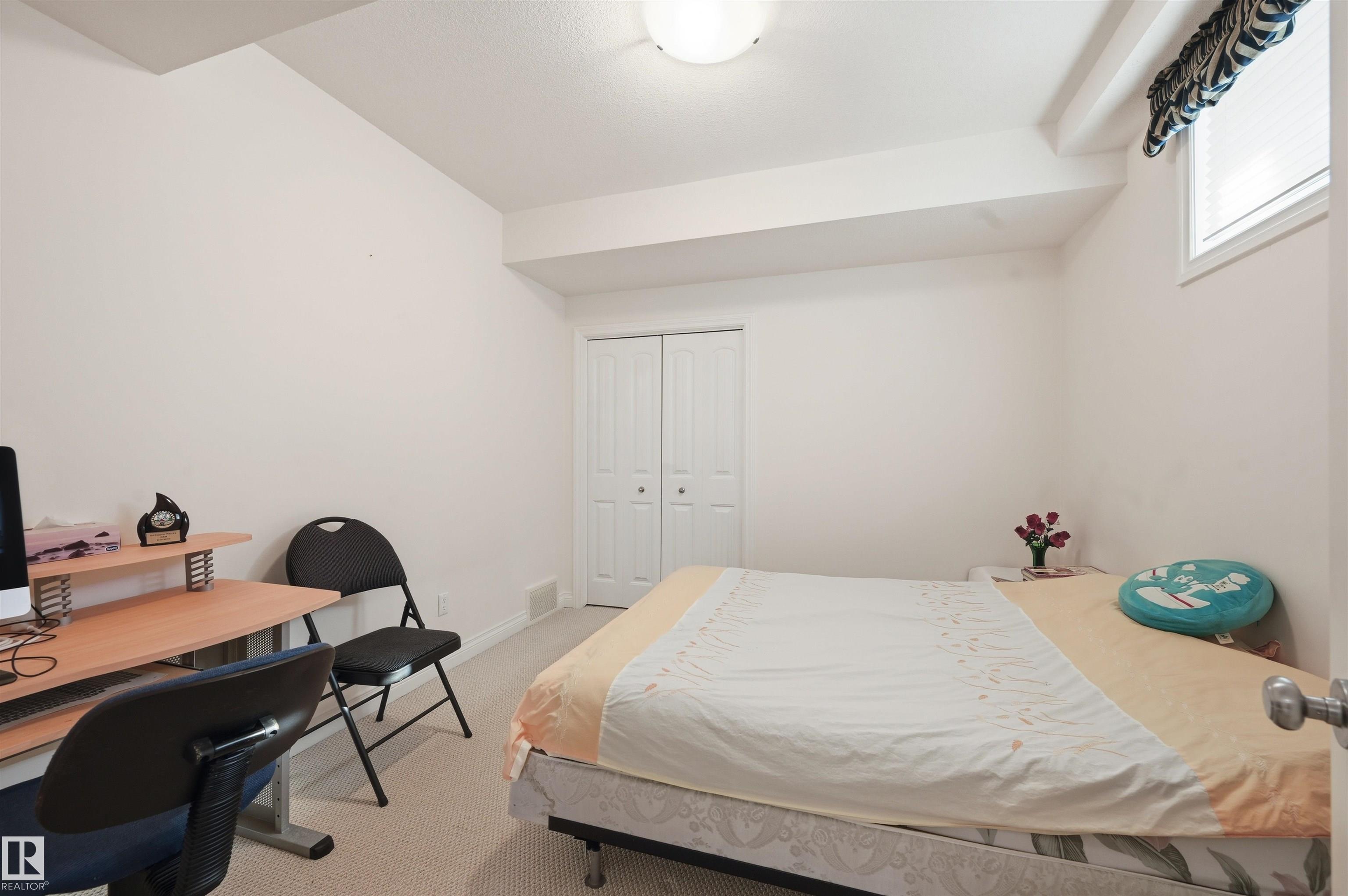 https://zimg.paragon.ice.com/ParagonImages/Property/PM/RAE/225398072/52/0/0/a3c3c16ef0b63c3a58f8533059b1d459/1/23d653308d5c5377d146c1548aad2dfb/225398072-7977733d-6458-49f5-894d-935a42541ff1.JPG