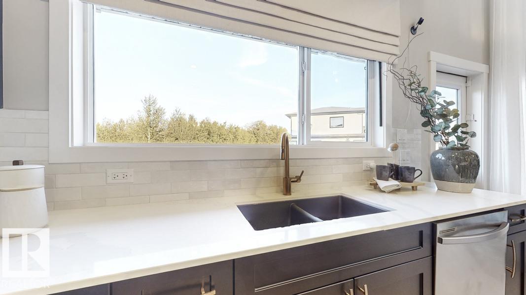 Photo 33 at 5892 Raven Crescent NW, Kinglet Gardens, Edmonton
