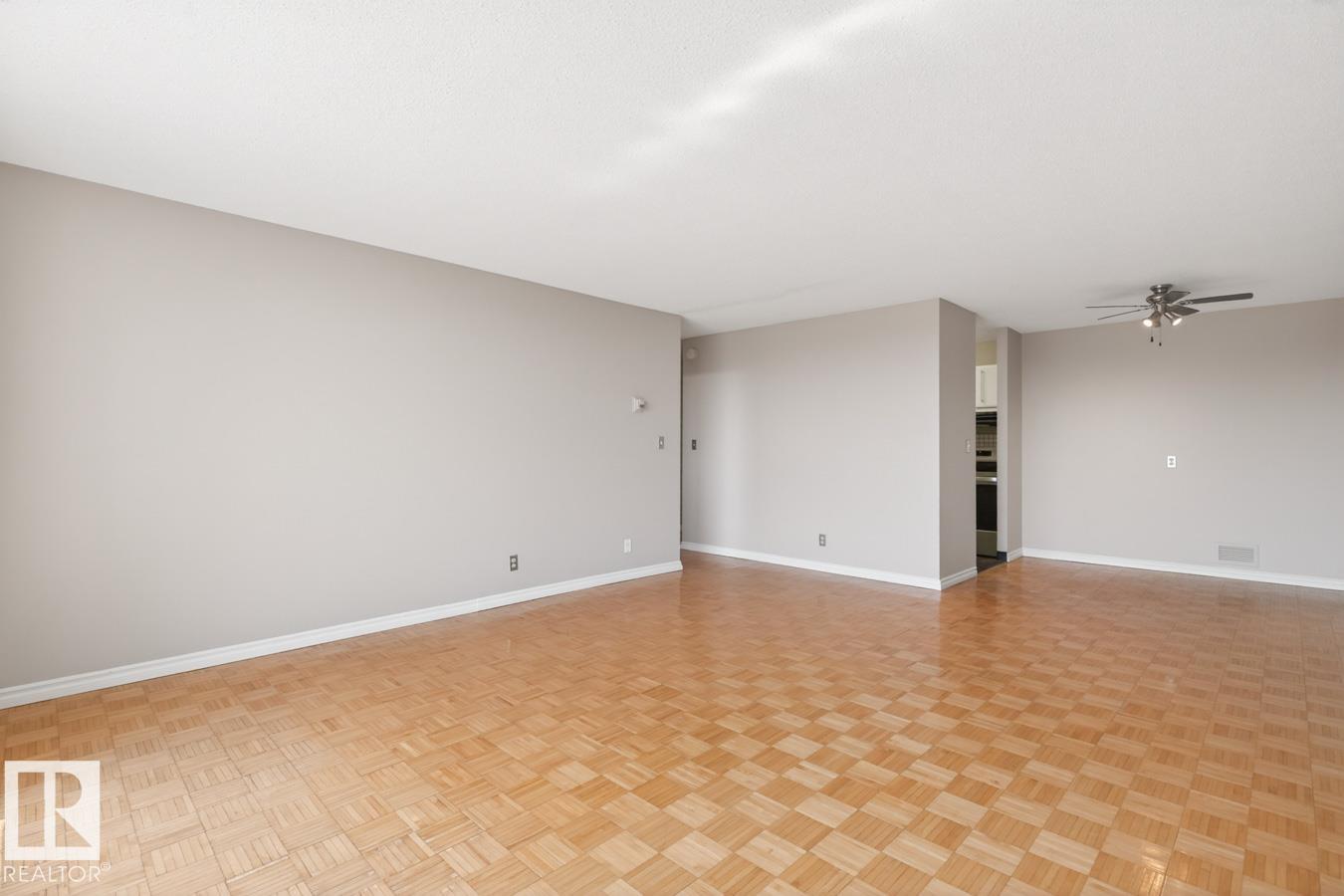 https://zimg.paragon.ice.com/ParagonImages/Property/PM/RAE/225398082/15/0/0/596a0e2c761130ca184a154d54fcee87/1/931dc29a28b444a3715d92c8217b83ea/225398082-909e1aa8-a54e-4388-ae2a-cf5176eac0f7.JPG