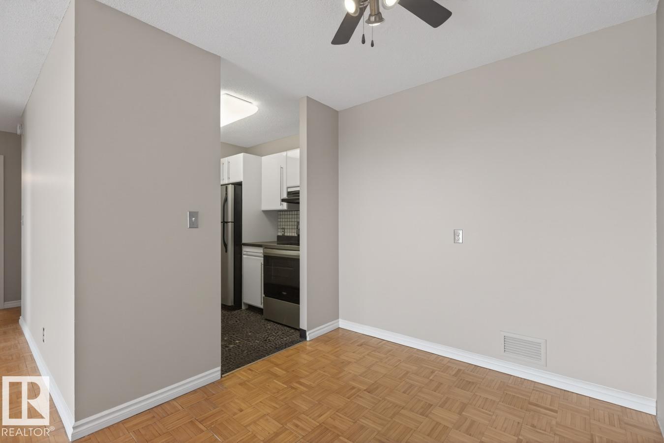 https://zimg.paragon.ice.com/ParagonImages/Property/PM/RAE/225398082/16/0/0/87d95cece9d9f042fda0033d859c394a/1/931dc29a28b444a3715d92c8217b83ea/225398082-ece685b6-a485-43fe-a3aa-d05a32edbd2d.JPG