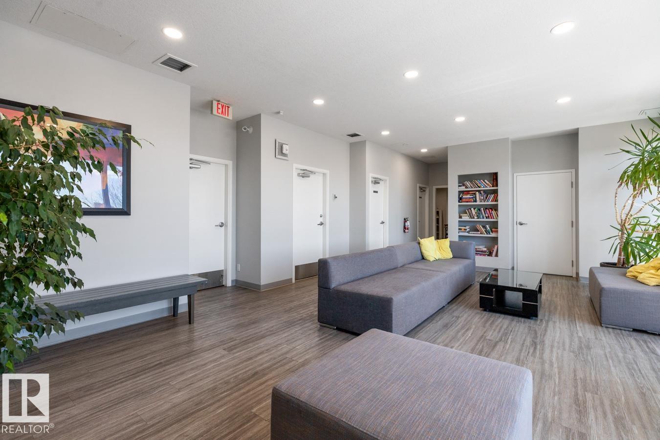 https://zimg.paragon.ice.com/ParagonImages/Property/PM/RAE/225398082/31/0/0/61e9bc29dc77ce6004cc122e012f6e25/1/931dc29a28b444a3715d92c8217b83ea/225398082-ff70db42-75a7-4e1d-8530-95a20e118a3a.JPG
