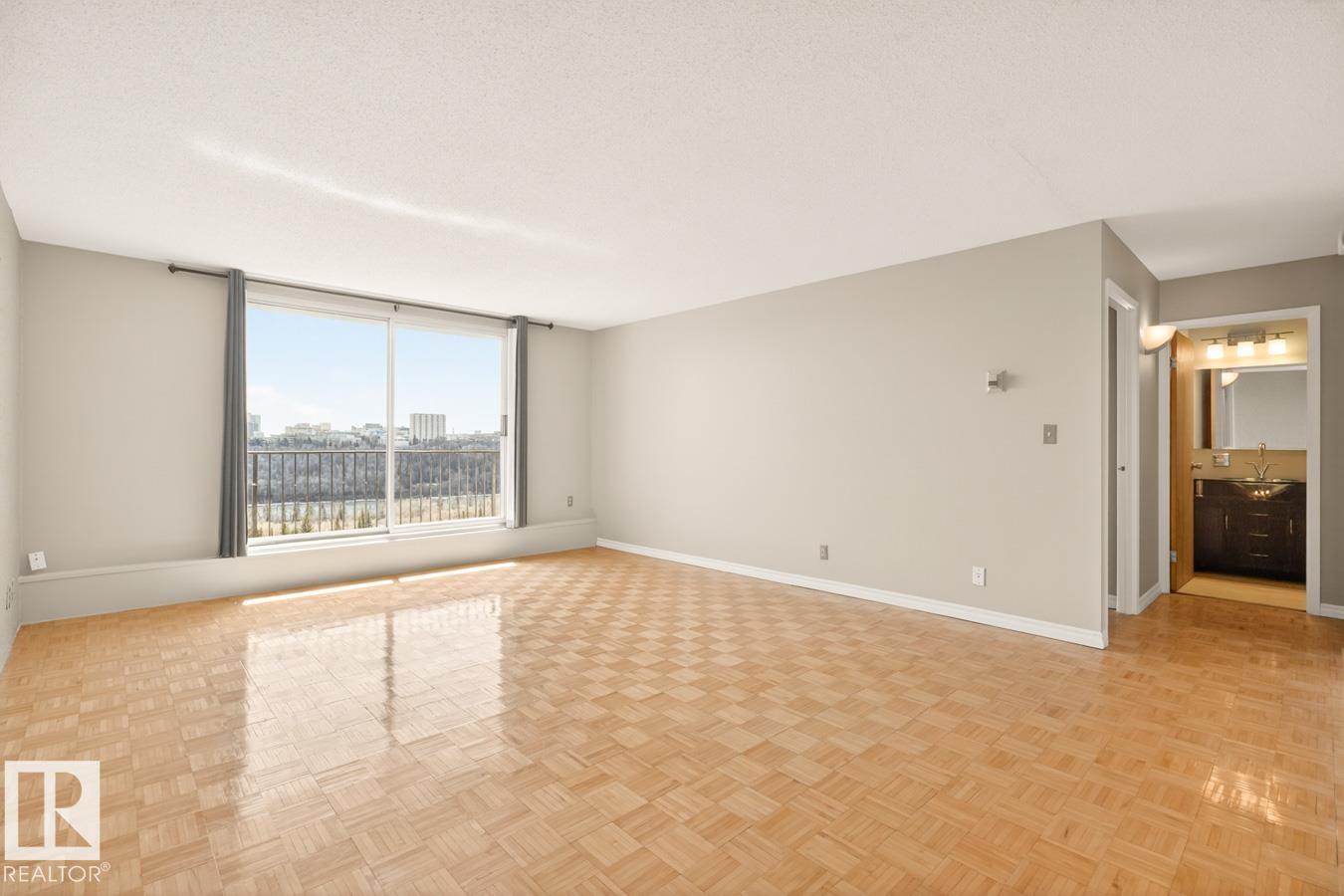 https://zimg.paragon.ice.com/ParagonImages/Property/PM/RAE/225398082/7/0/0/639278834e151824e09ab5c81e2b7c69/1/931dc29a28b444a3715d92c8217b83ea/225398082-e0319308-9bd9-4be8-a25e-8100253cc632.JPG