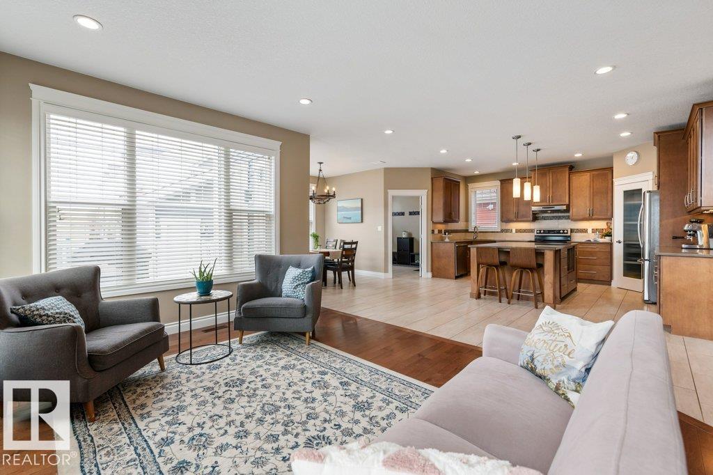 https://zimg.paragon.ice.com/ParagonImages/Property/PM/RAE/225398084/12/0/0/b7a71e43e3c5c5a19b7ea173ce914e73/1/47286f7fcb967daf43ce19234330d4fa/225398084-8647CFBE-5D3B-4EF2-8C9C-6B976EE7BC6E.JPG